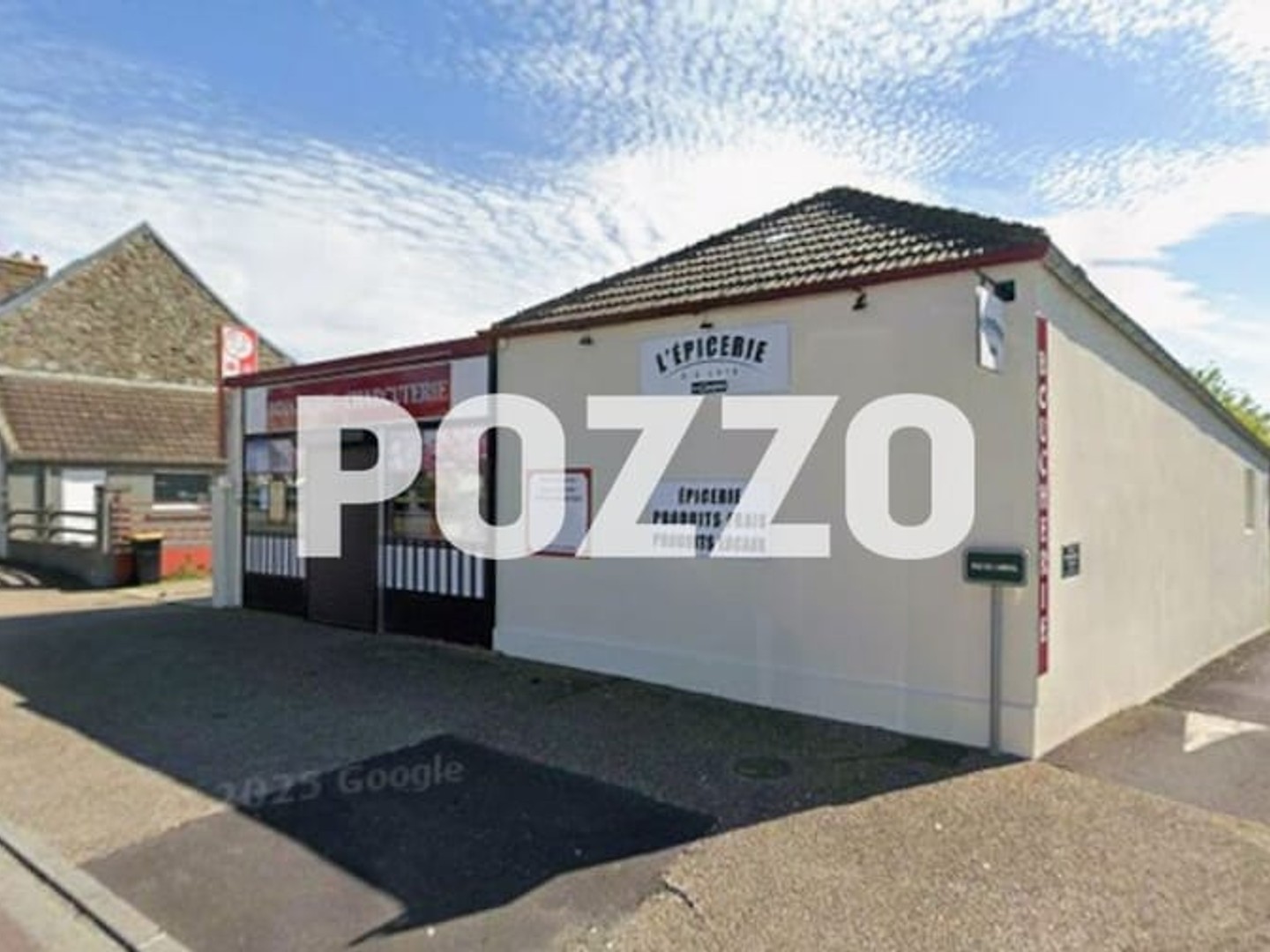Tourville sur sienne, axe Coutances vers Agon Coutainville, Murs commerciaux, accès handicapés, tous commerces, passage client important