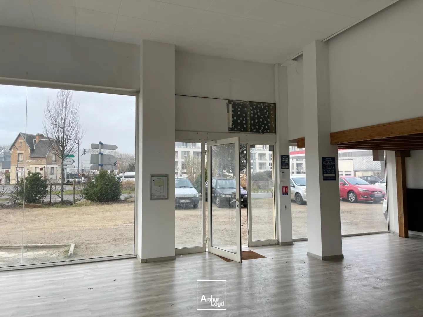 LOCAL COMMERCIAL - 154 m2 - A VENDRE - SOISSONS - Axe passant et excellente visibilité