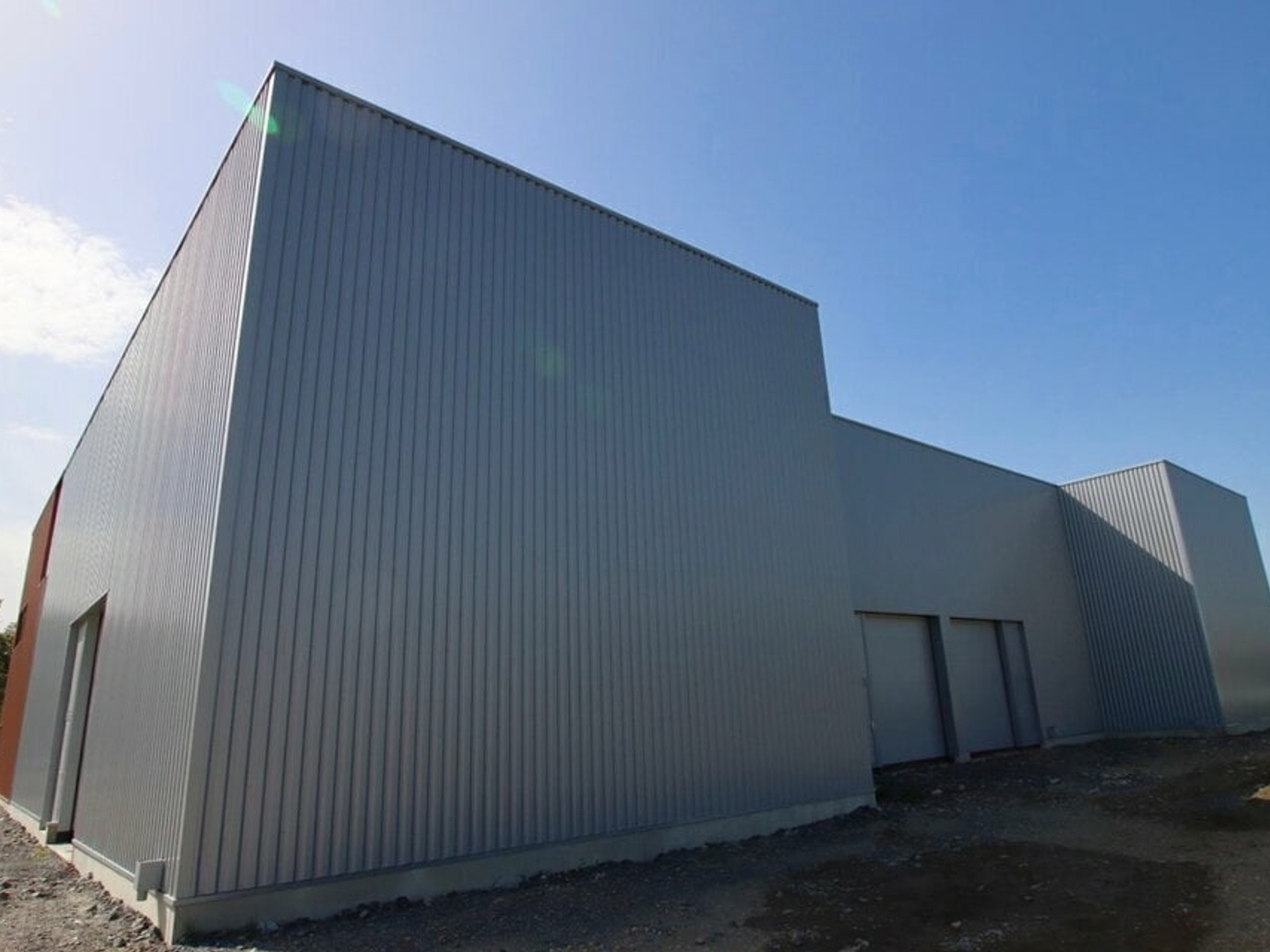 LOCAL D'ACTIVITE A VENDRE
