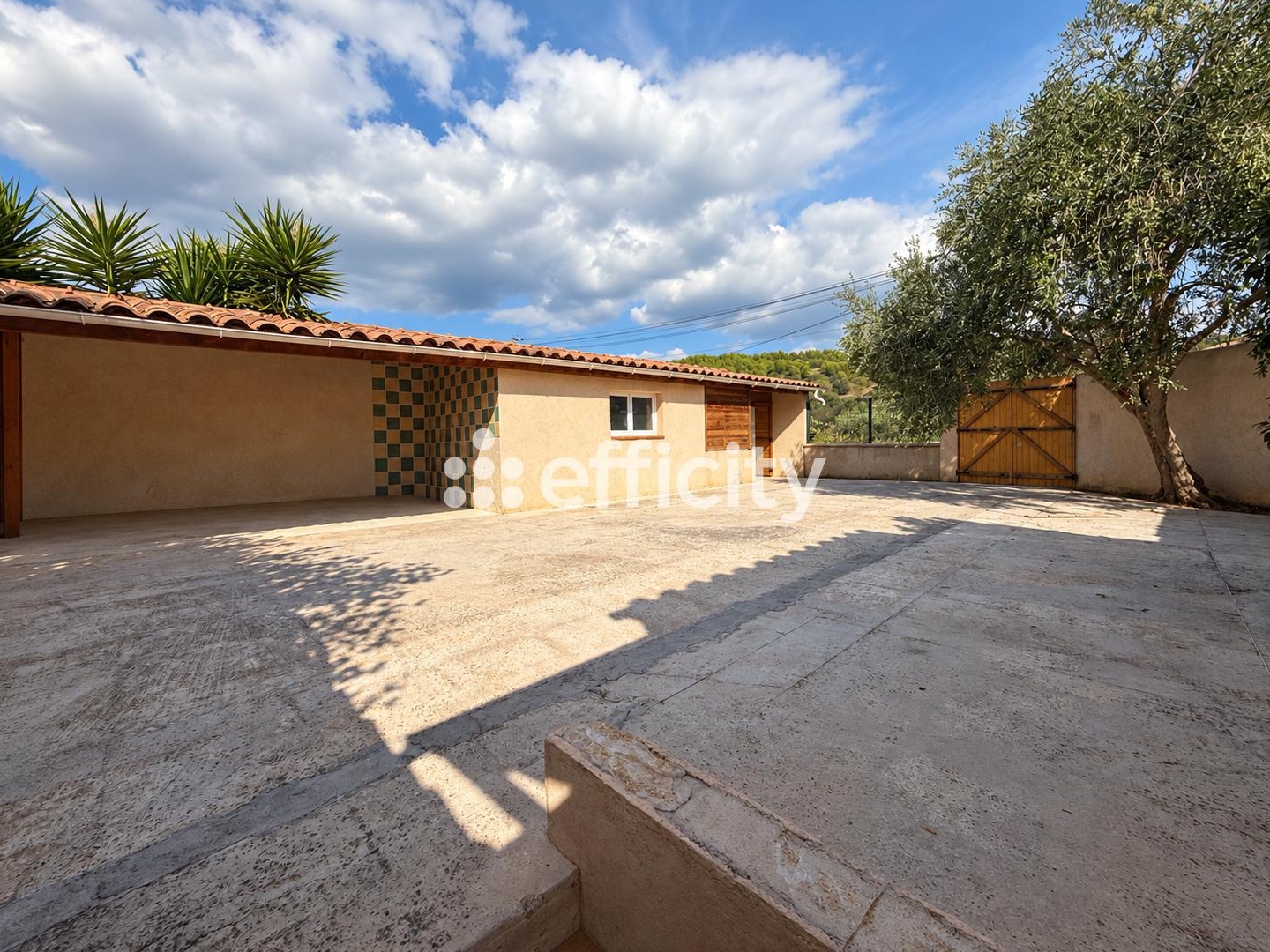 Maison à vendre - 6 pièces - 108m2 - Marseille 13e (13013)