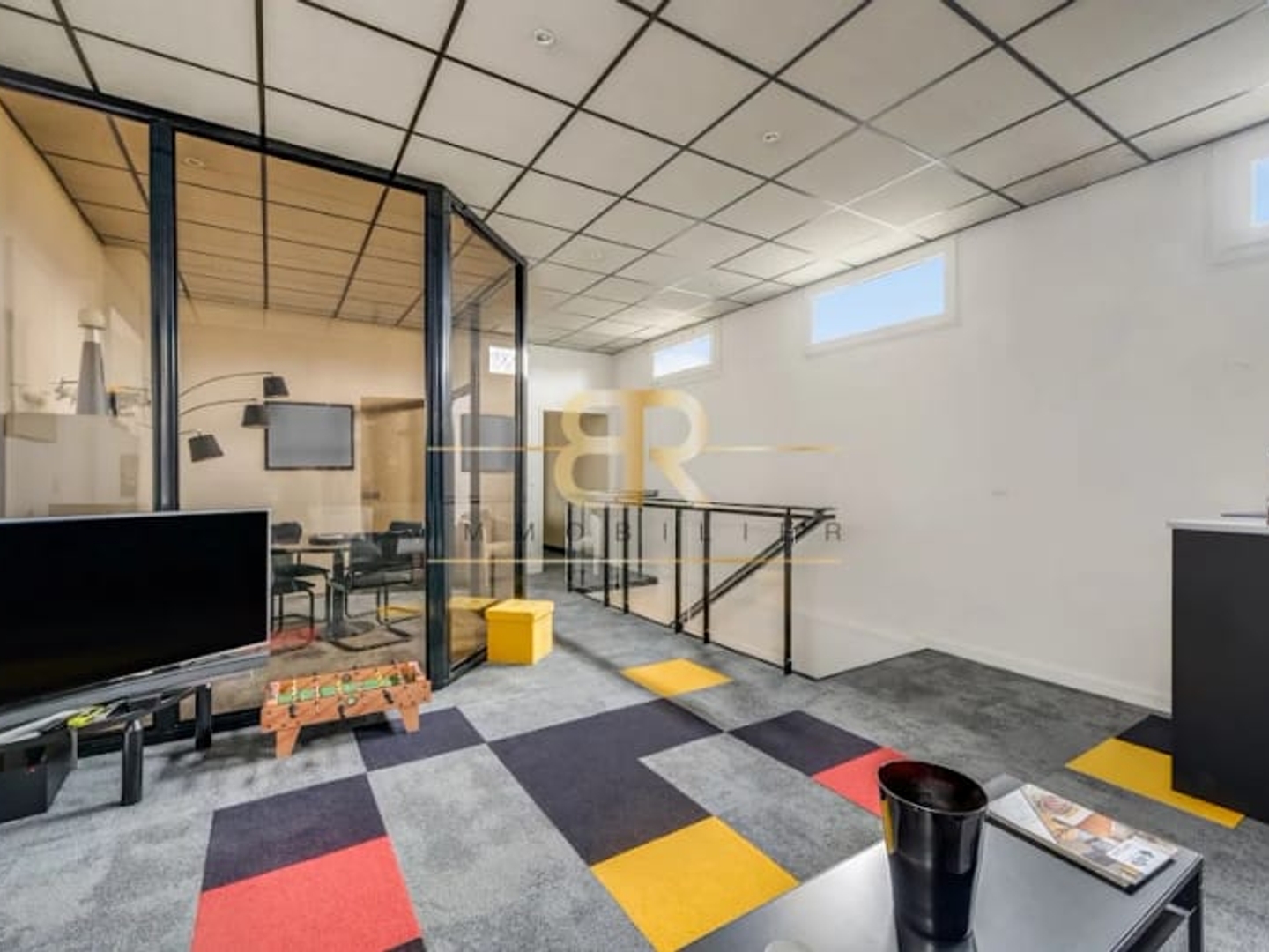 Bureaux à vendre - 1 pièce - 114m2 - Saint-Maur-Des-Fo... (94100)
