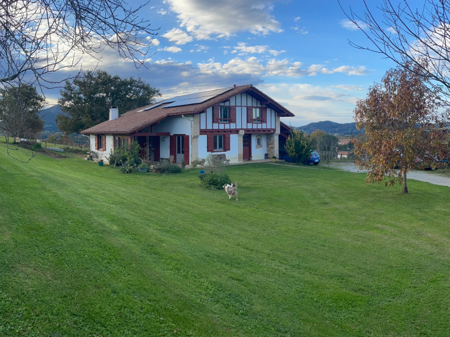 Maison vue montagnes