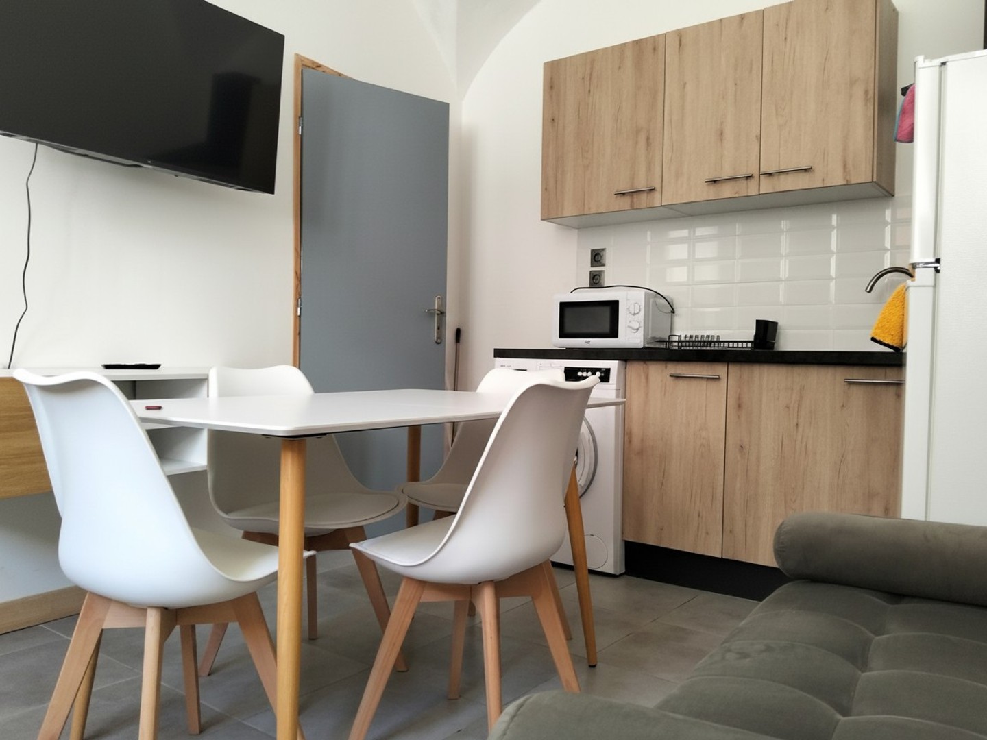VAL-DES-PRÉS – Appartement T2 rénové de 32 m²
