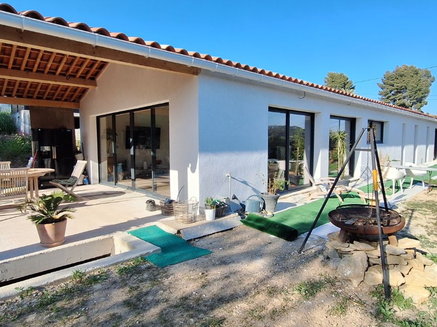 A vendre villa de plain pied la cadière d'Azur