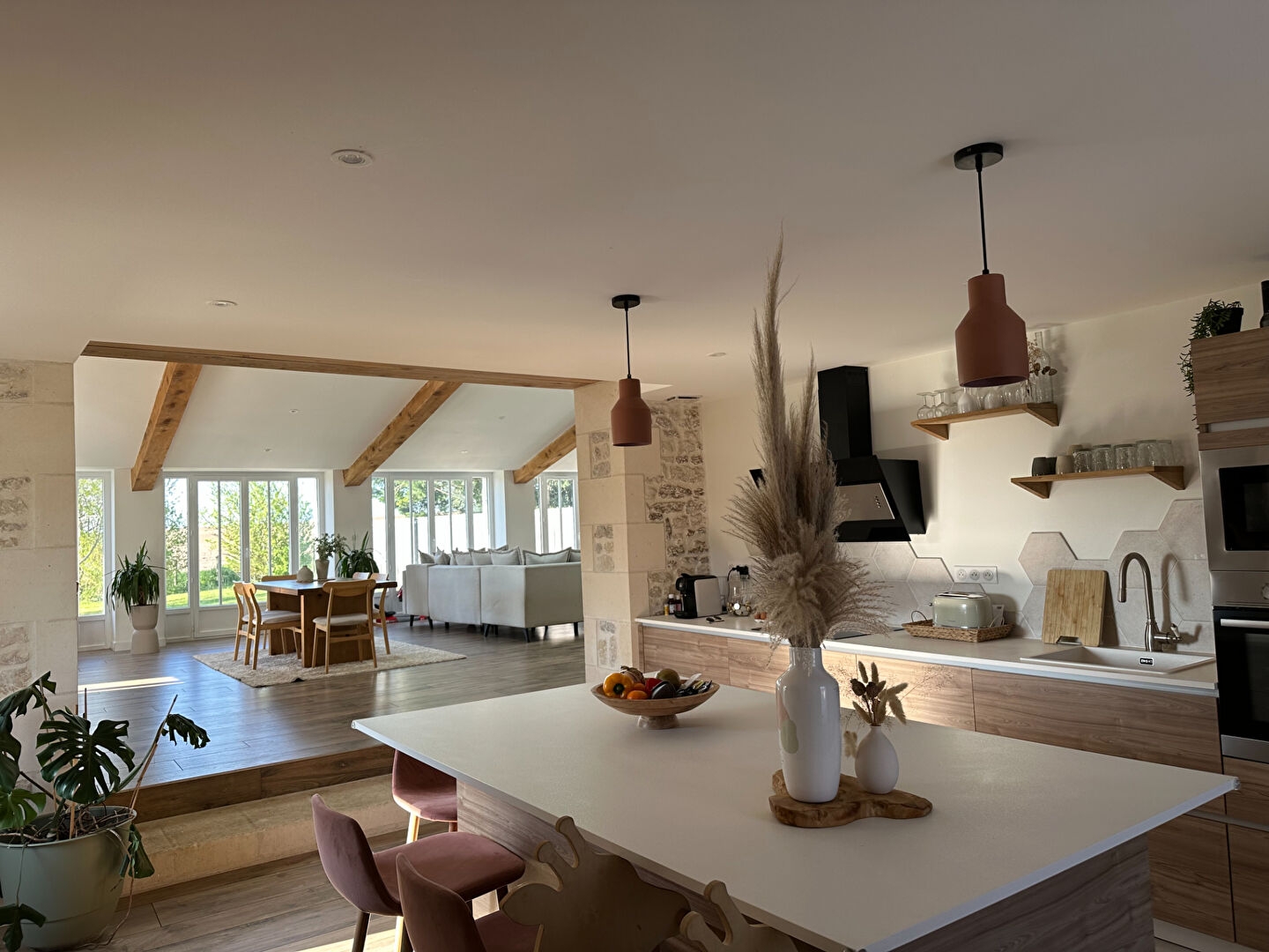 Maison à vendre - 7 pièces - 189m2 - Breuil-Magné (17870)