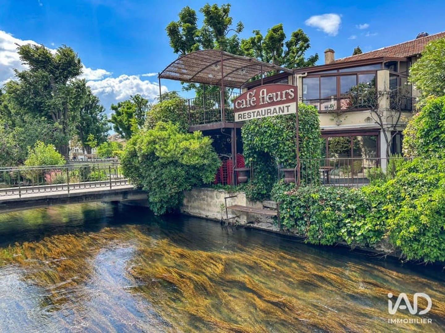 Immeuble commercial 125 m²