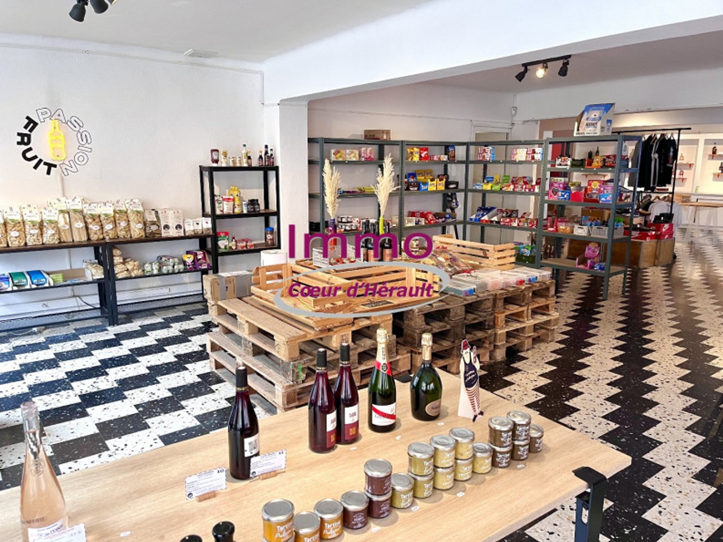 Commerce d'alimentation 4 pièces 170 m²