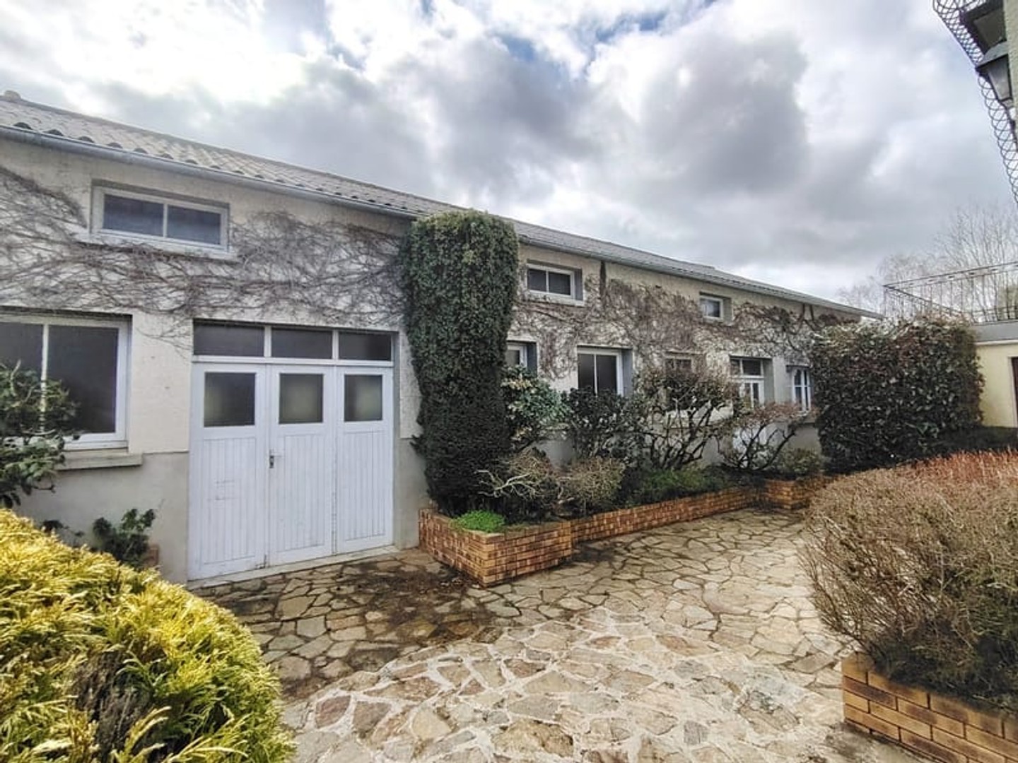 Immeuble industriel 350 m²