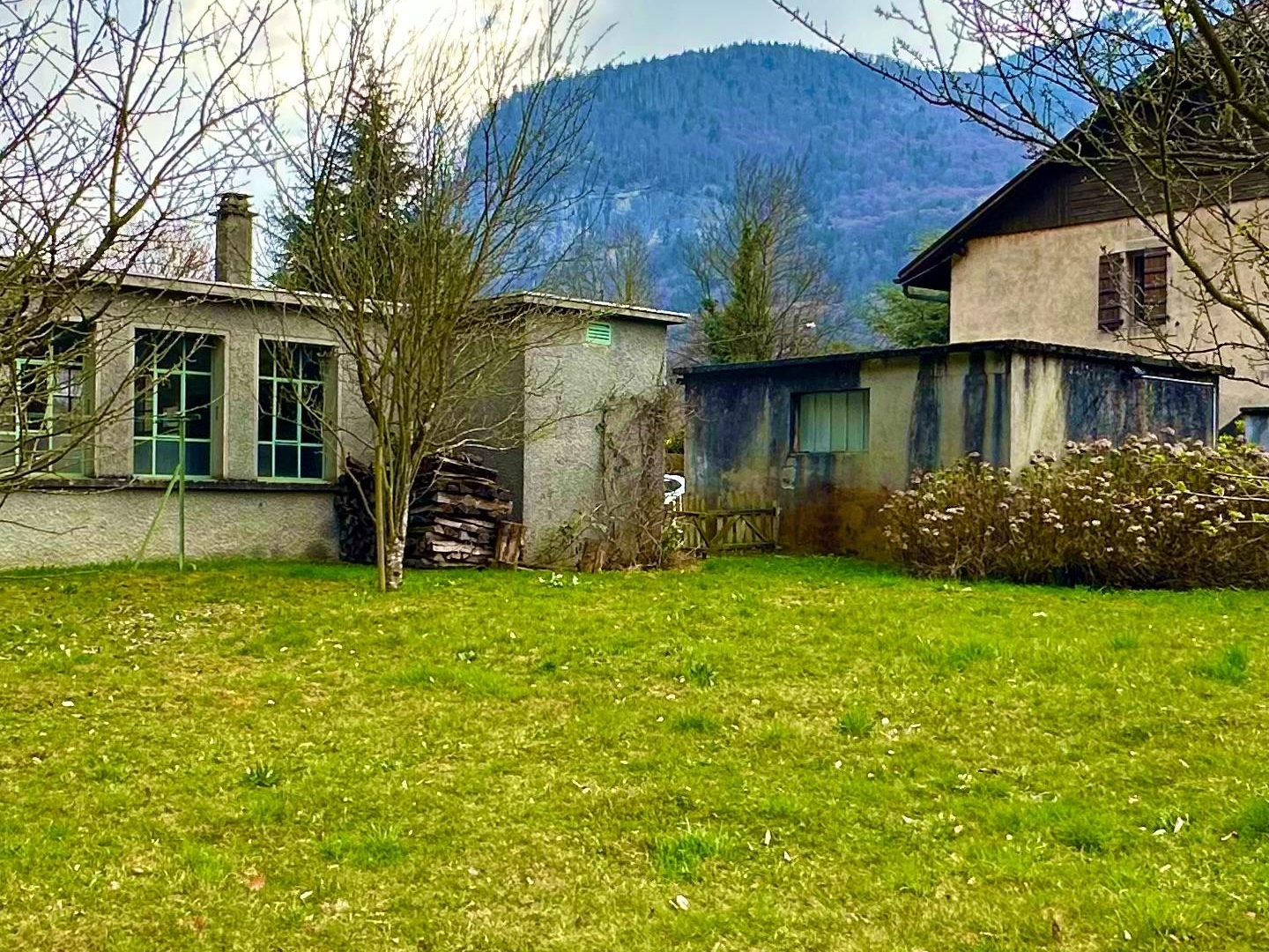Immeuble à vendre - 9 pièces - 310m2 - Magland (74300)