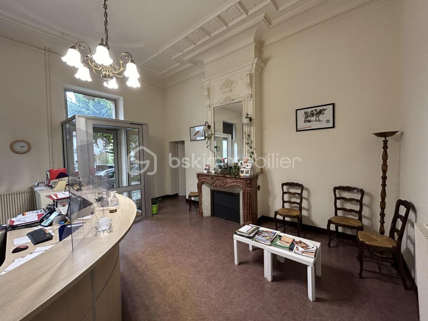 ENSEMBLE IMMOBILIER - BUREAU OU HABITATION - PARKING - ANNEXE
