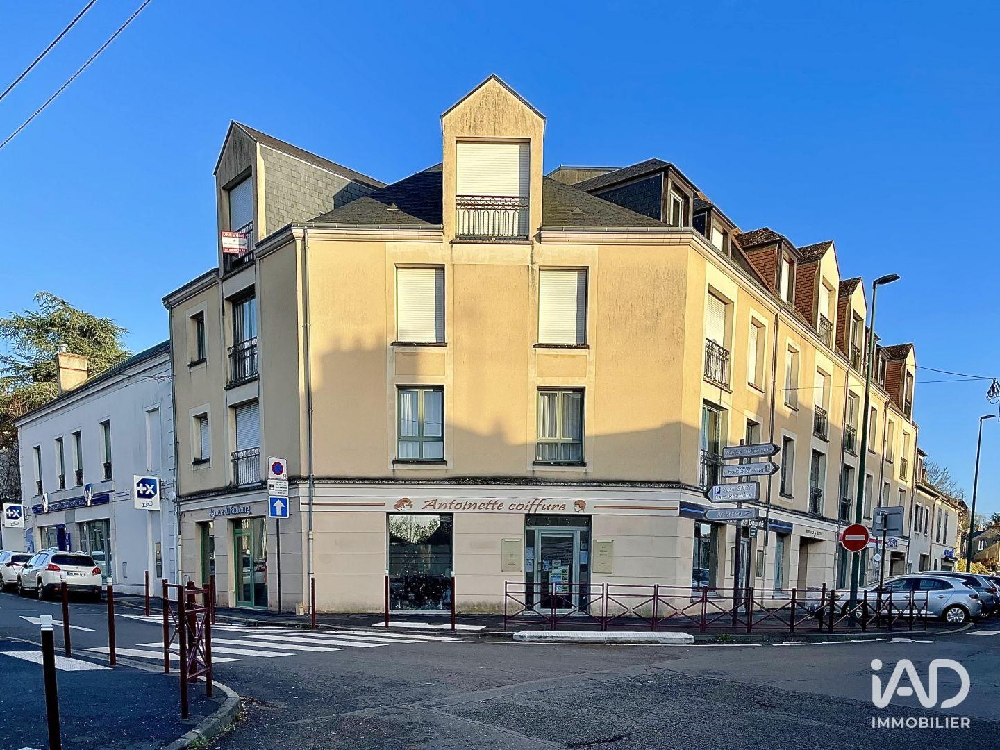 Immeuble commercial 162 m²