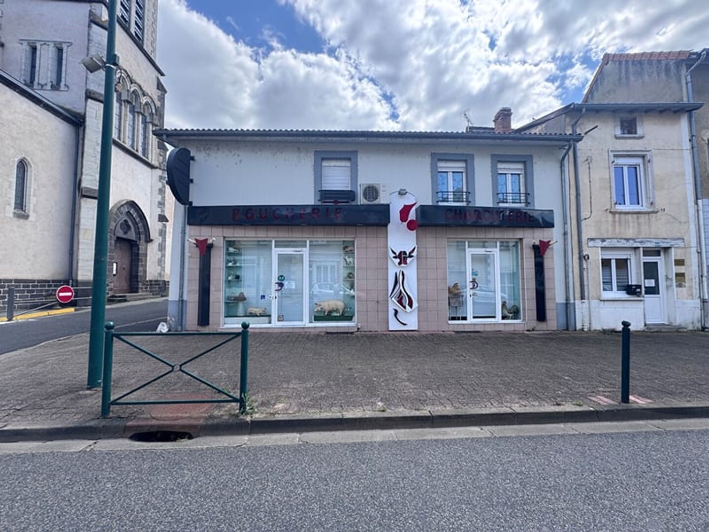 Magasin à vendre - 4 pièces - Puy-Guillaume (63290)