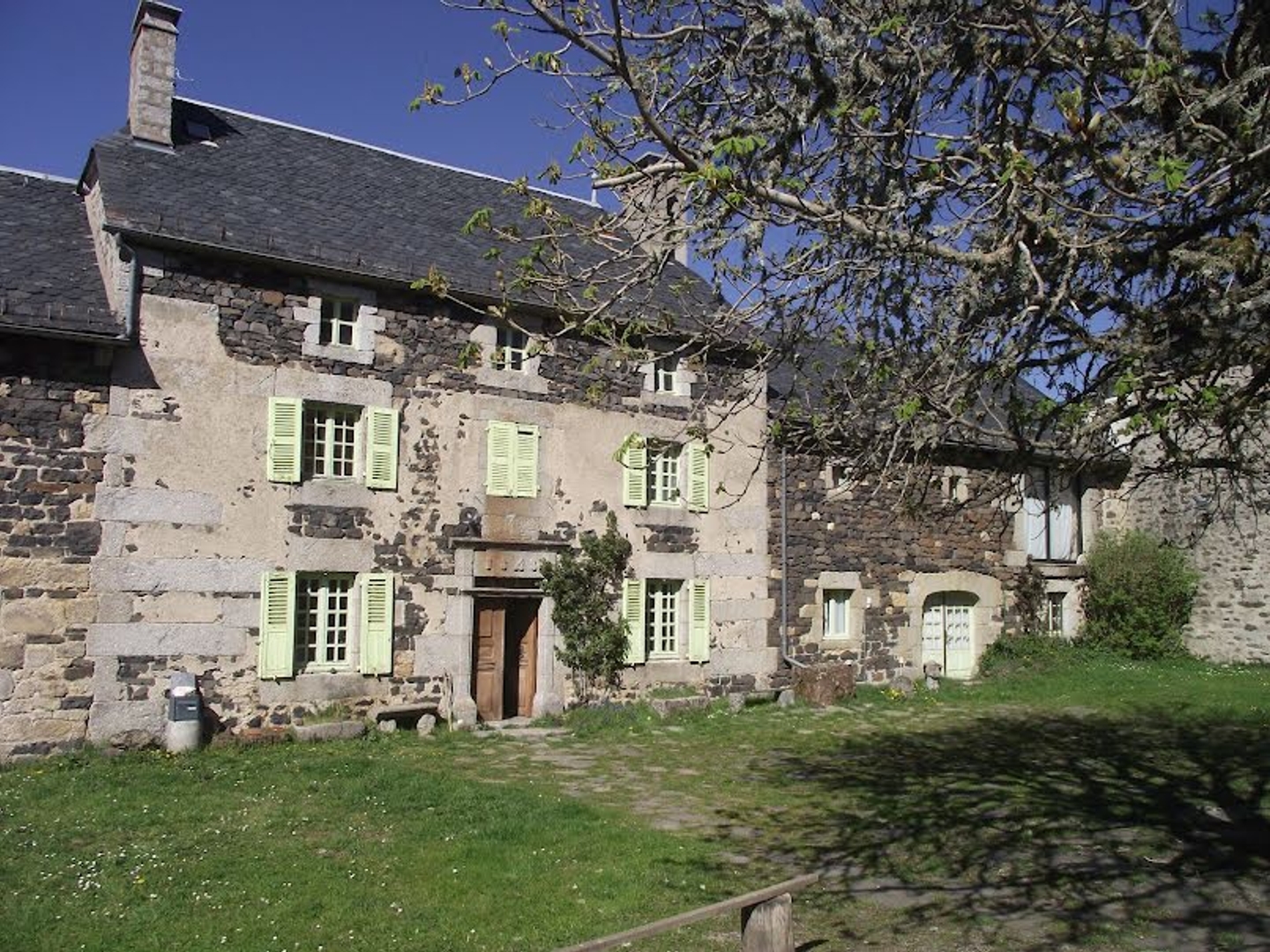 Maison à vendre - 270m2 - Val D'arcomie (15320)