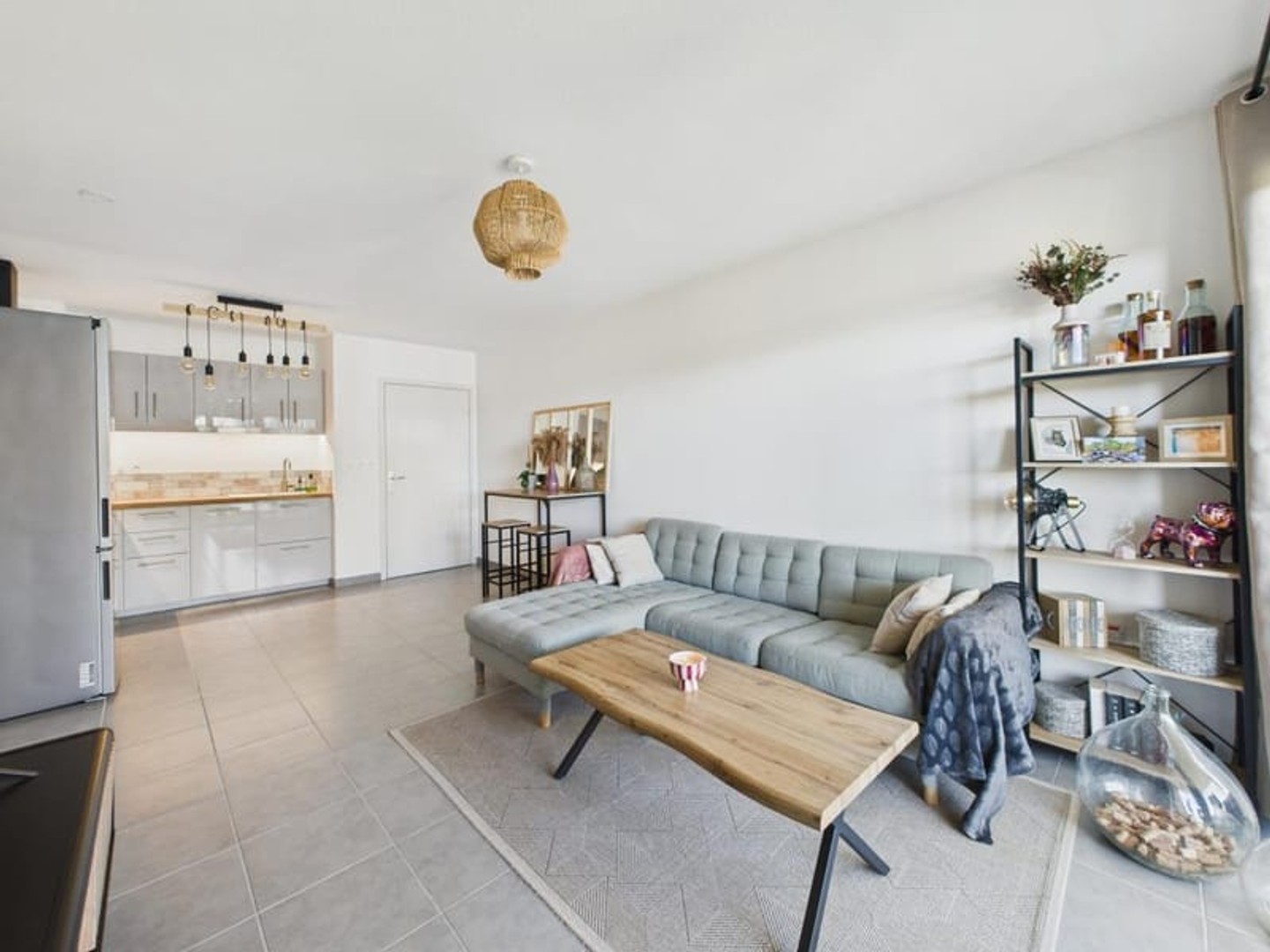 Appartement T2 avec Terrasse et Parking dans résidence récente