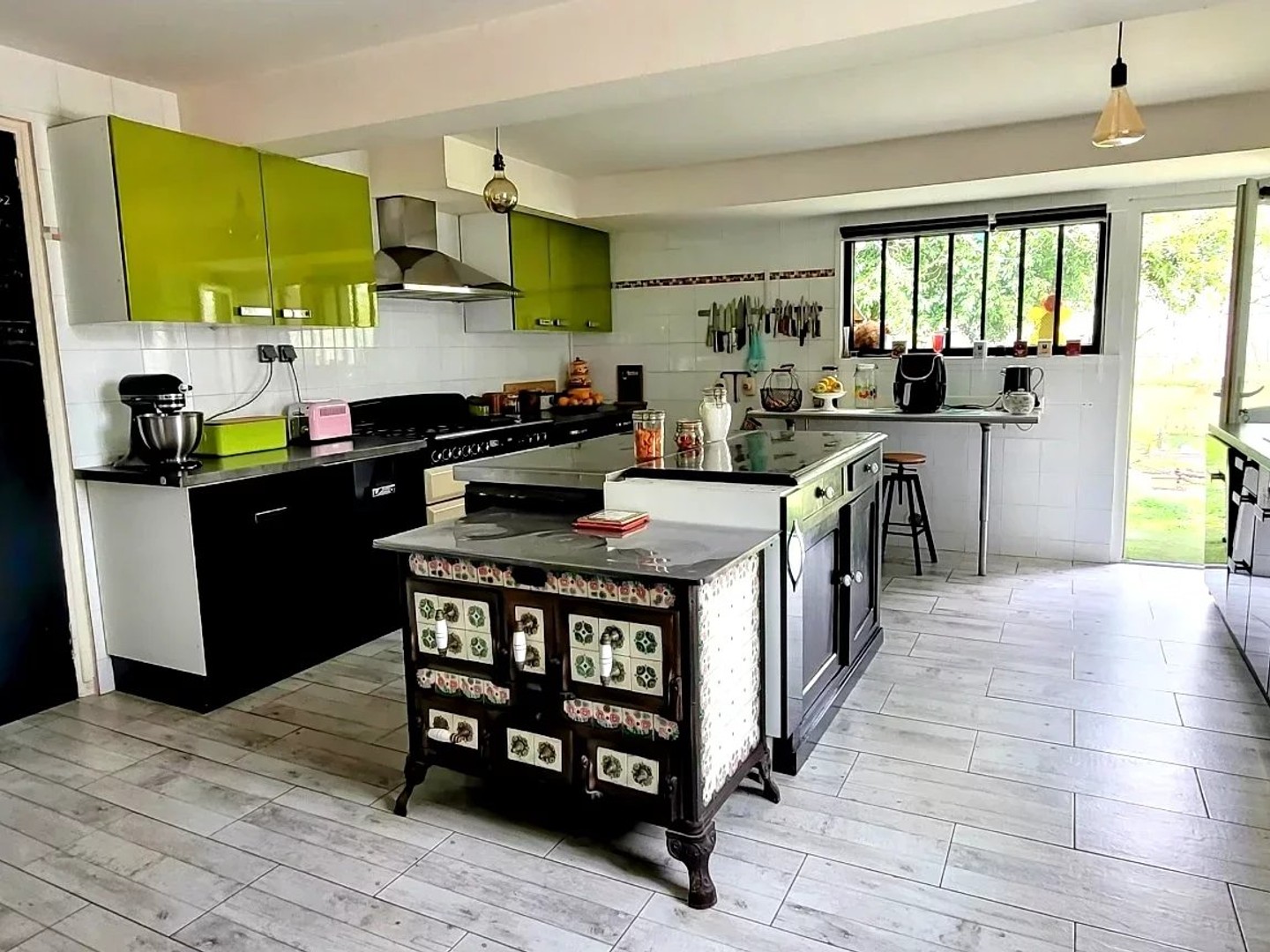 Maison à vendre - 6 pièces - 210m2 - Guillos (33720)