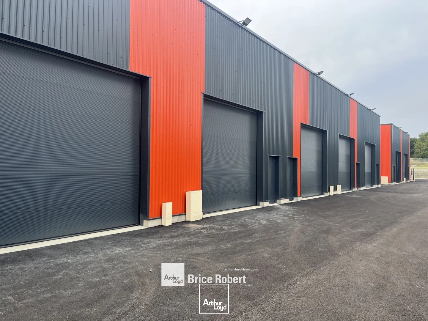 Locaux d'activités neufs à vendre à Charvieu-Chavagneux avec un accès poids lourds