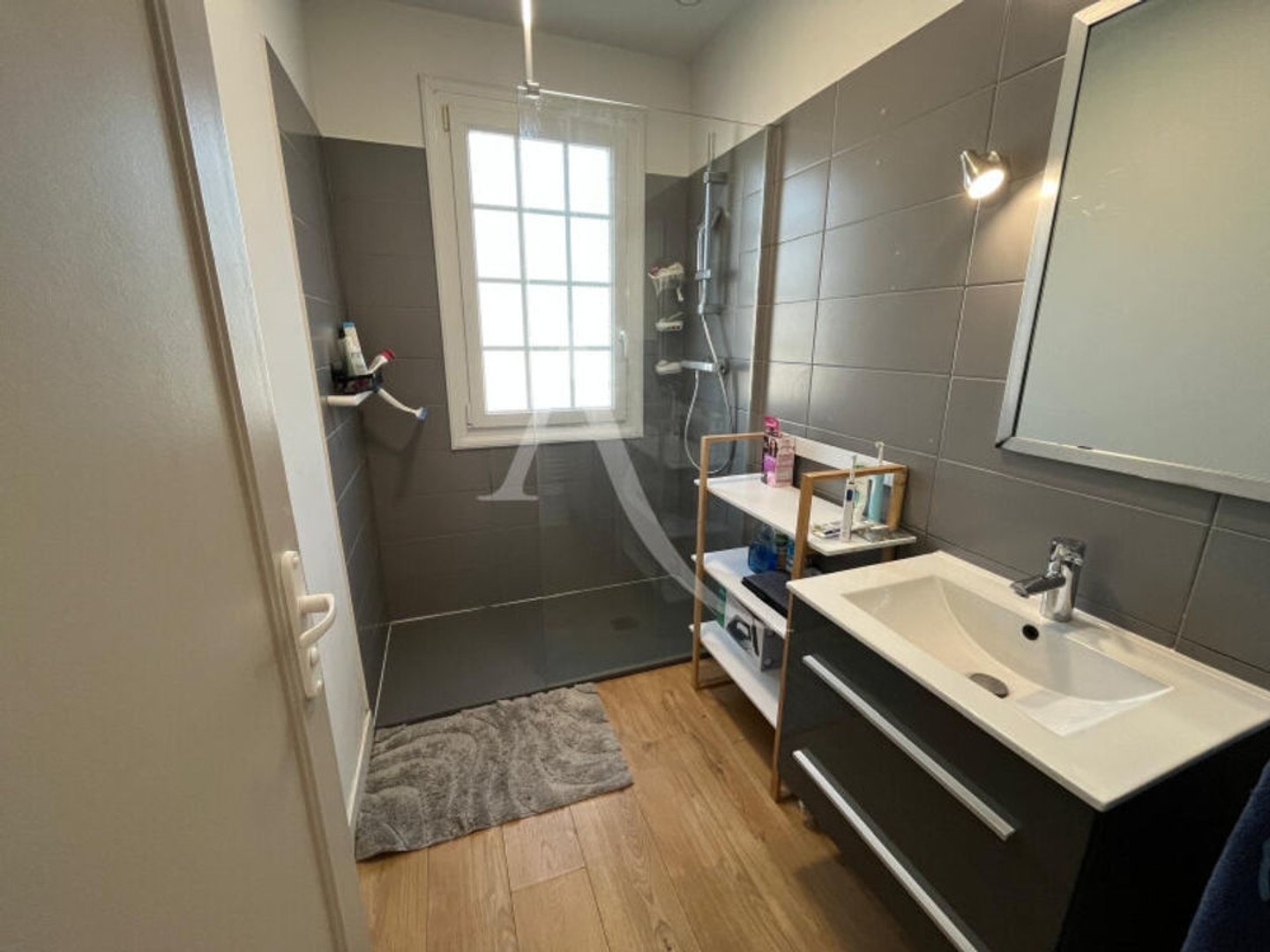 Immeuble à vendre - 9 pièces - 160m2 - La Roche-Sur-Yon (85000)