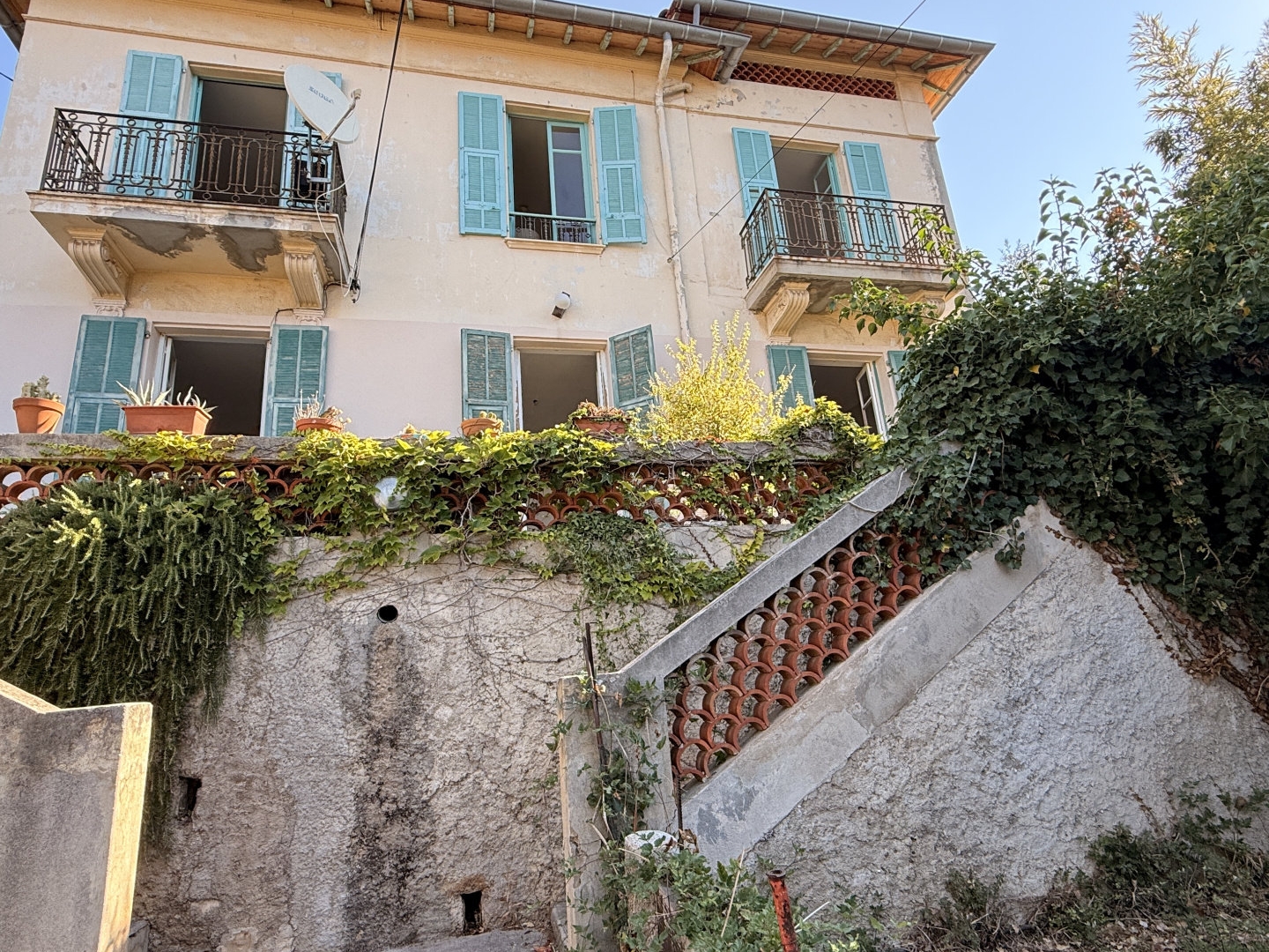 Maison à vendre - 8 pièces - 150m2 - Cap-D'ail (06320)
