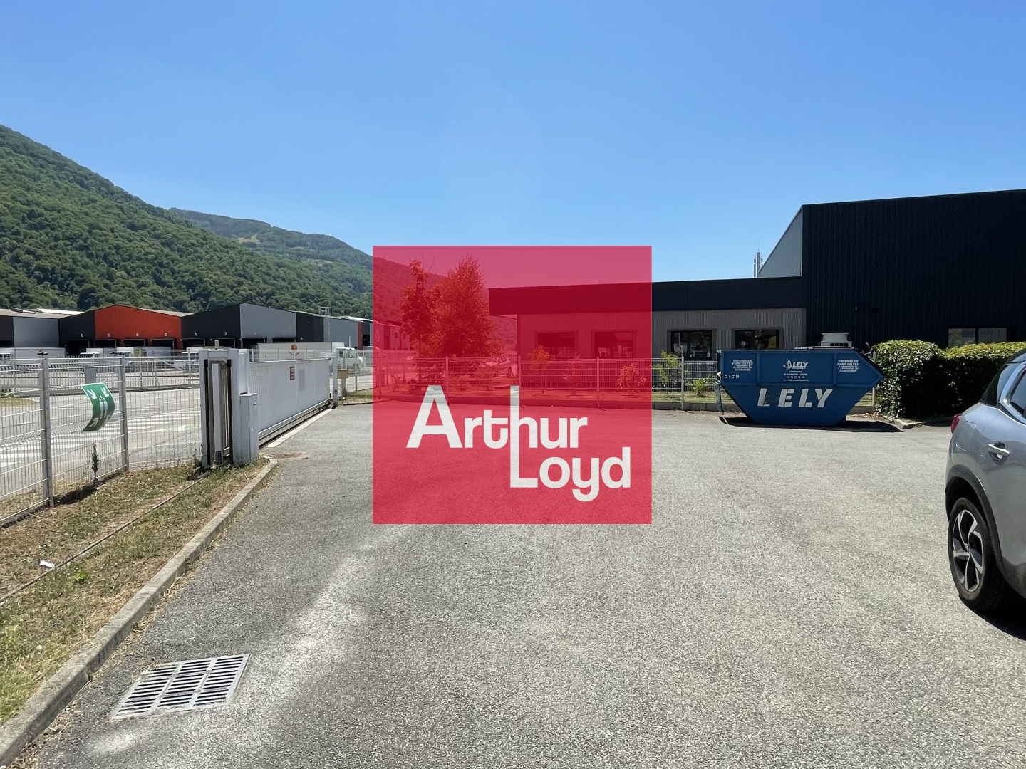 Locaux à vendre - 620m2 - Le Versoud (38420)