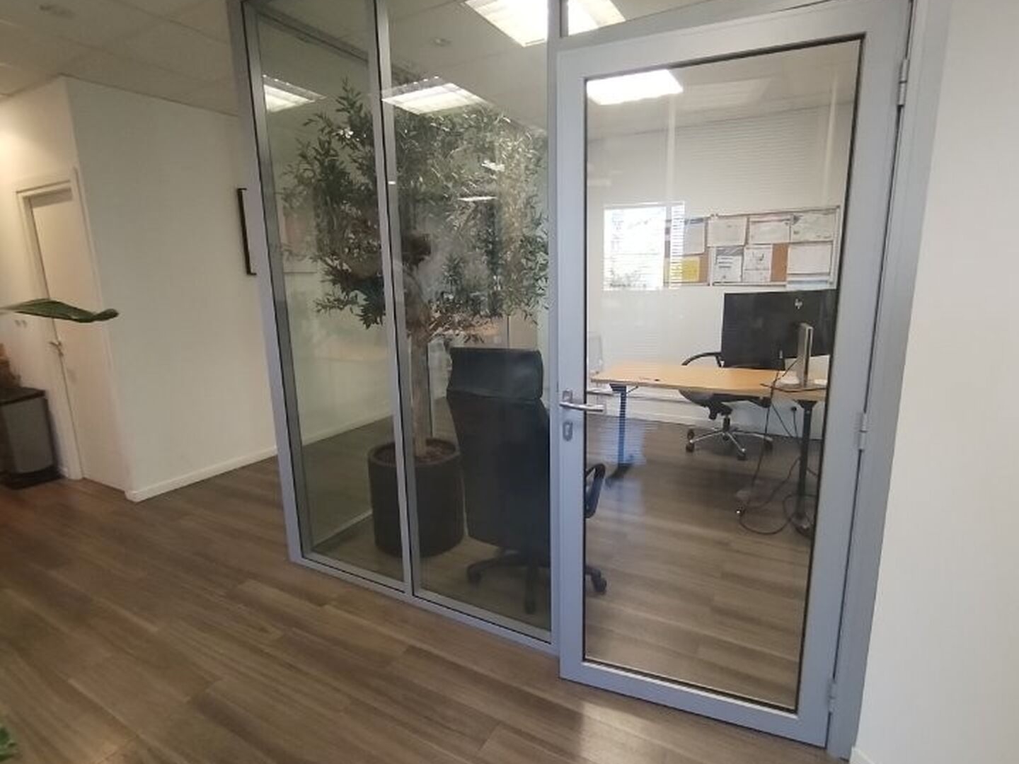 Locaux à vendre - 102m2 - Aix-En-Provence (13290)