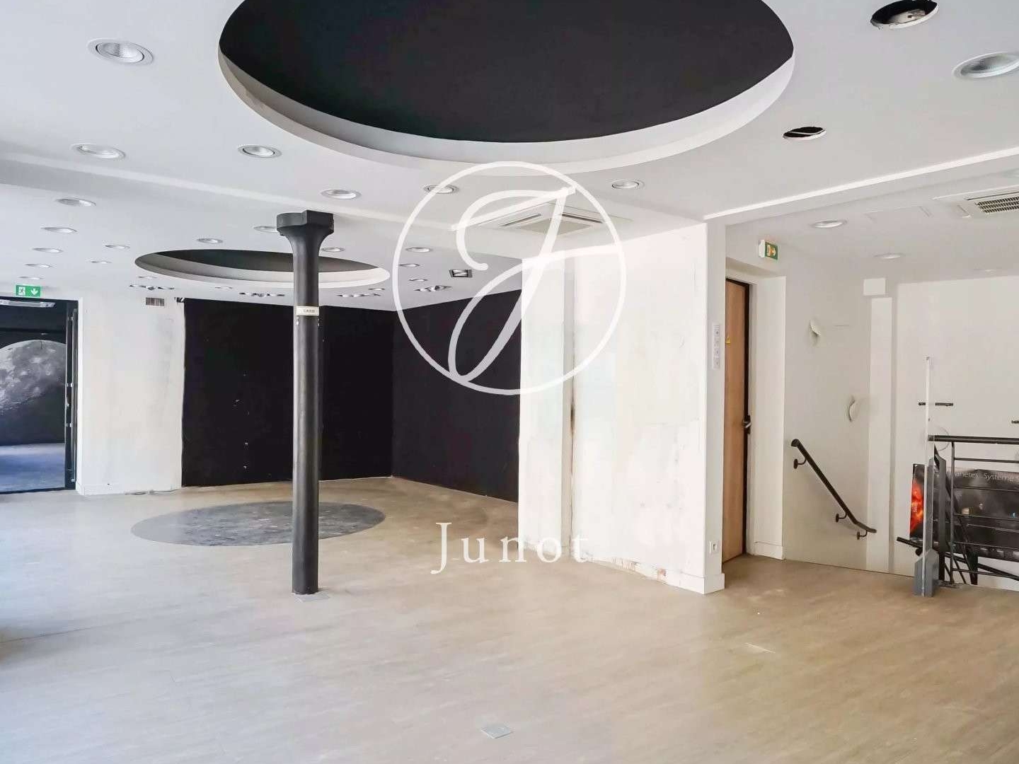 Plateau à vendre 70m² Paris 4e rue de Rivoli