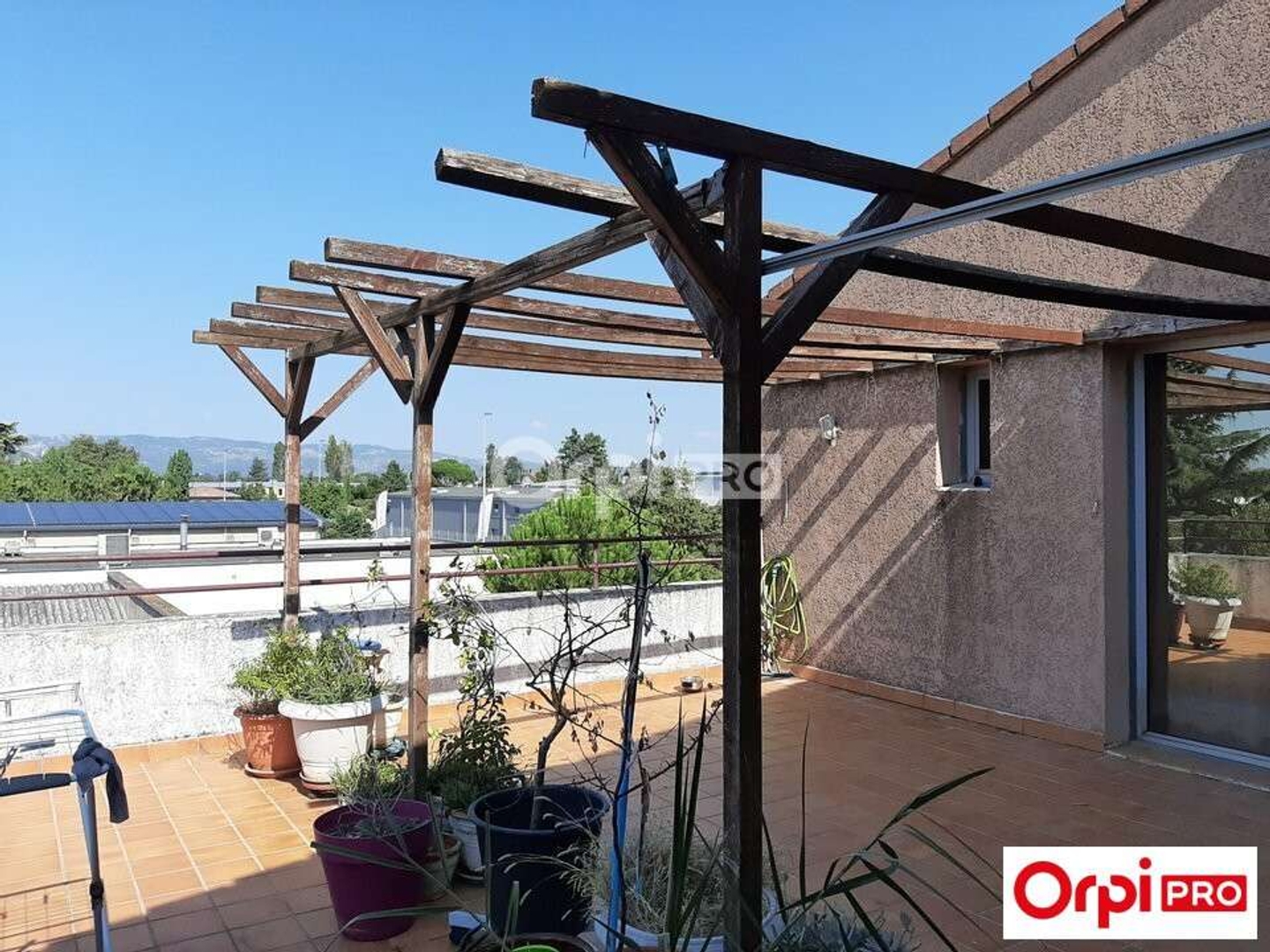 Cède ens immo 200m² en za dynamique Valence