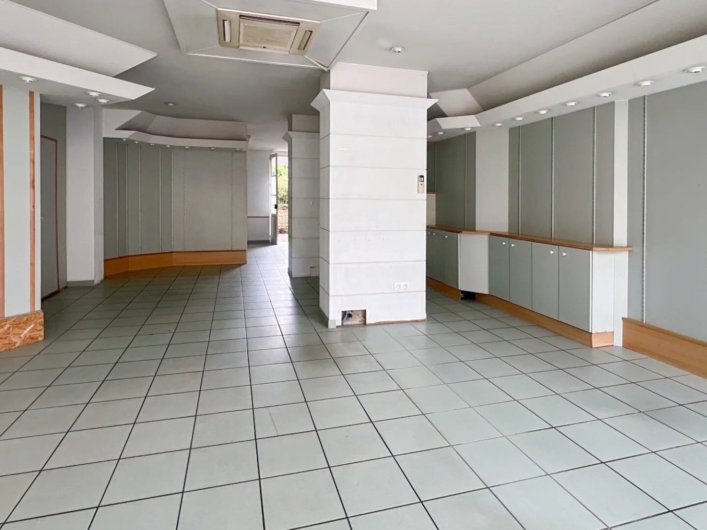 Magasin à vendre - 94m2 - Le Buisson-De-Cad... (24480)