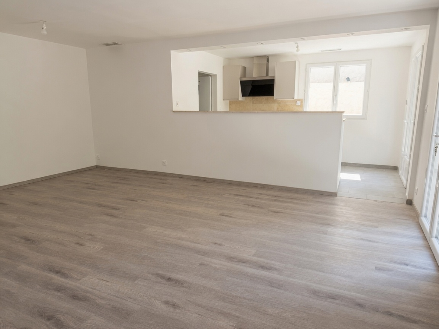 Maison à vendre - 3 pièces - 61m2 - Roquebrune-Sur-Ar... (83520)