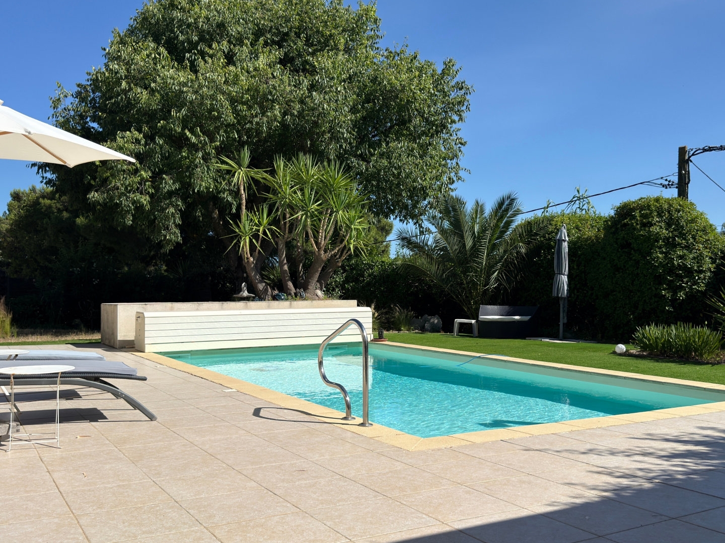 Proche Servian - Maison contemporaine T4 de plain-pied avec