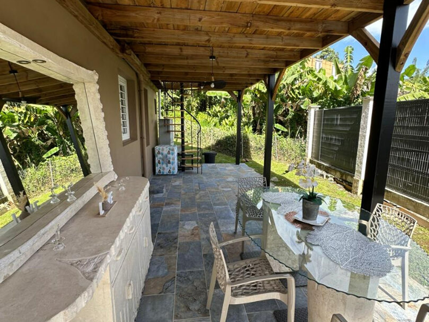 Maison à vendre - 4 pièces - 150m2 - Fort-De-France (97200)
