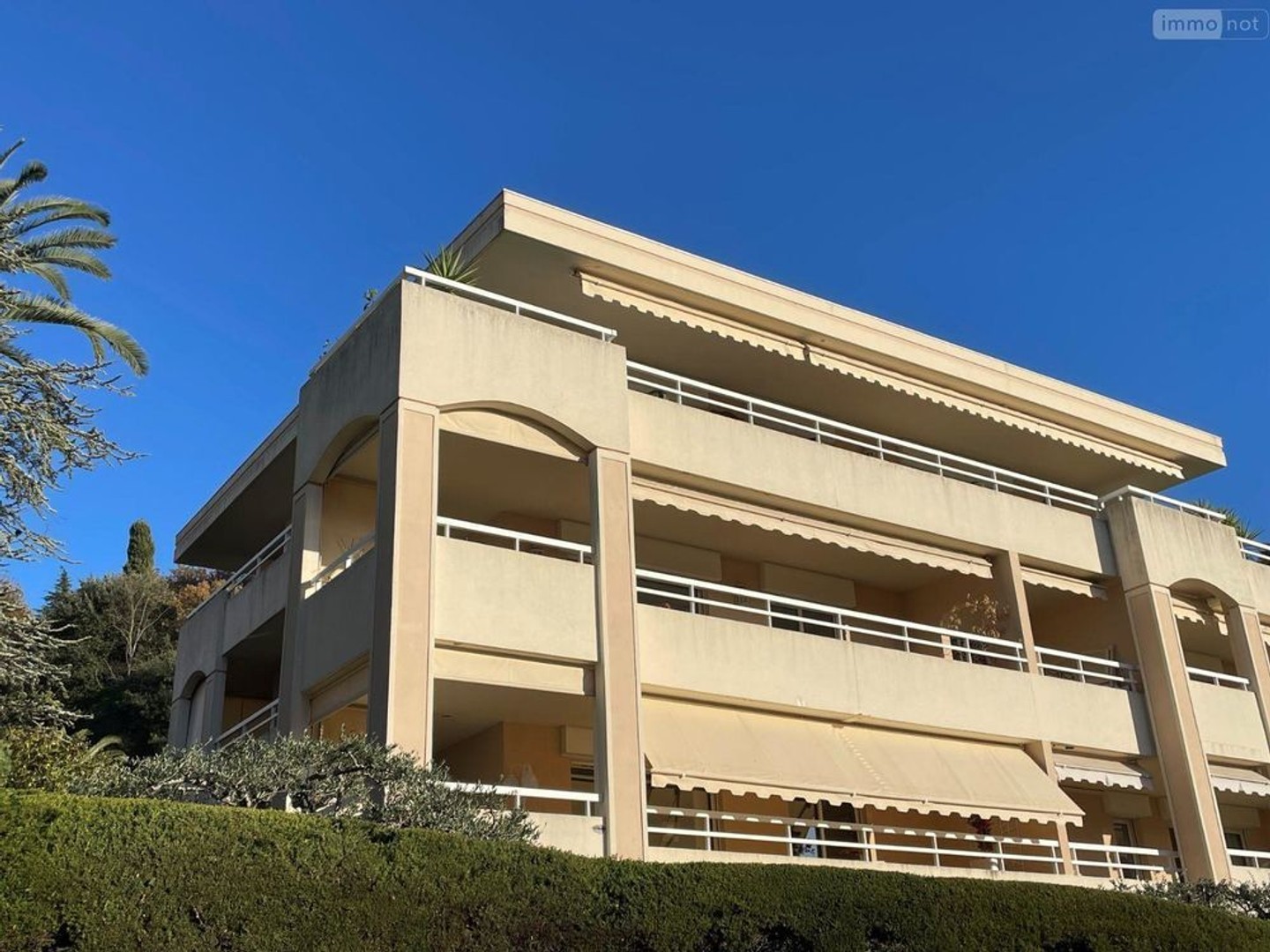 Immeuble 4 pièces 94 m²