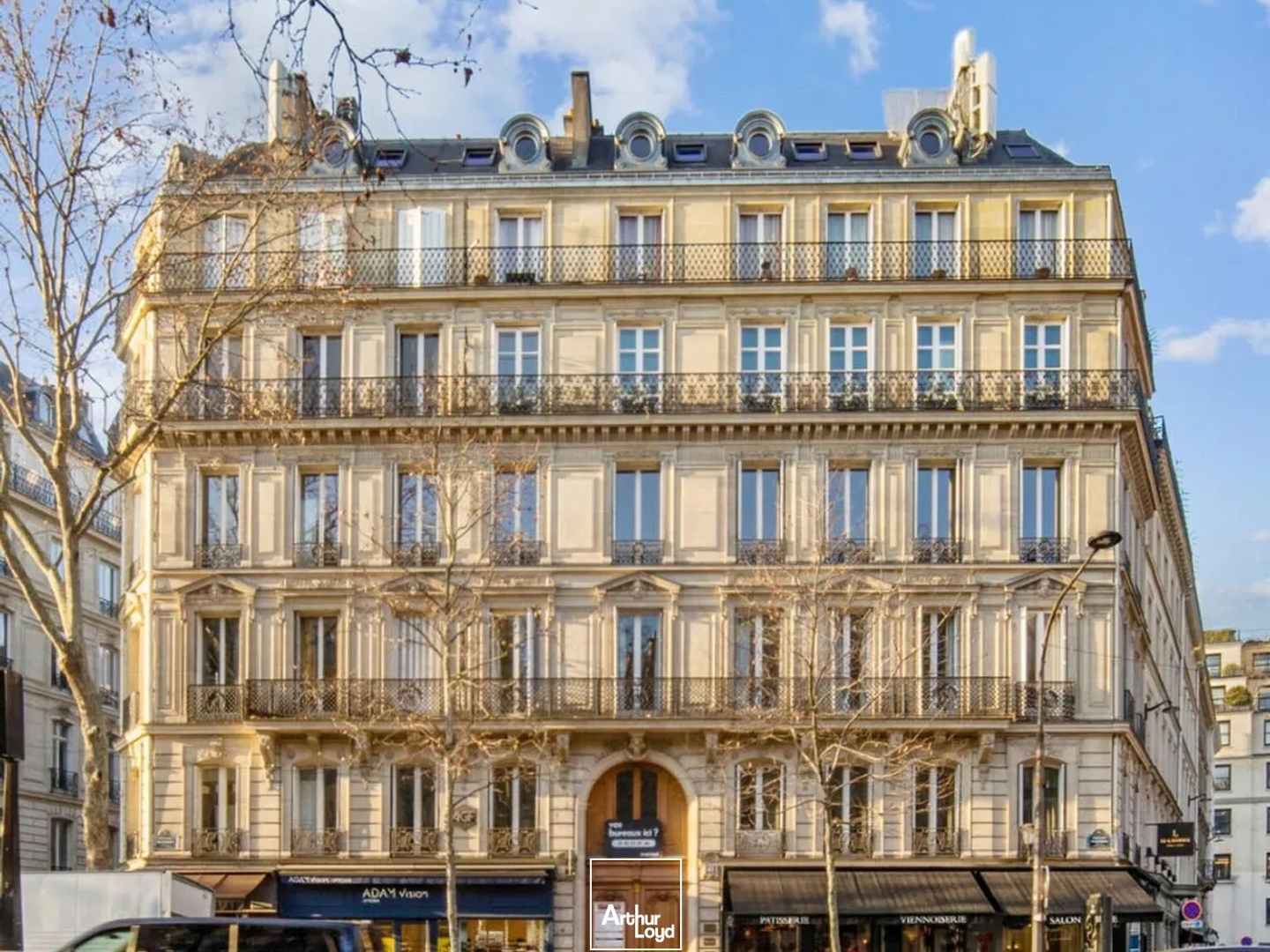 Bureaux opérés Paris 8 : Immeuble haussmannien, grande luminosité