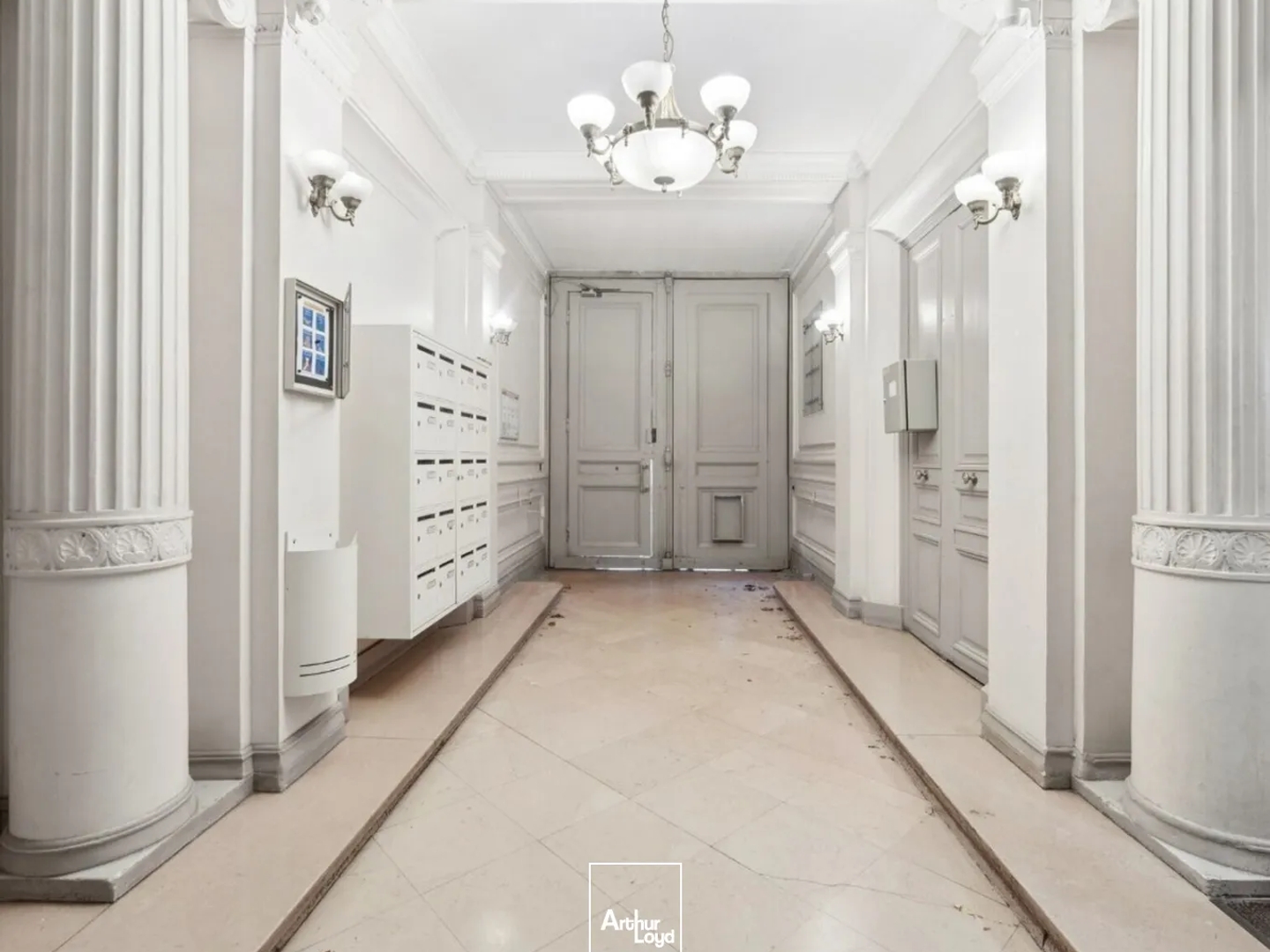 Immeuble à vendre - 189m2 - Paris 8e (75008)