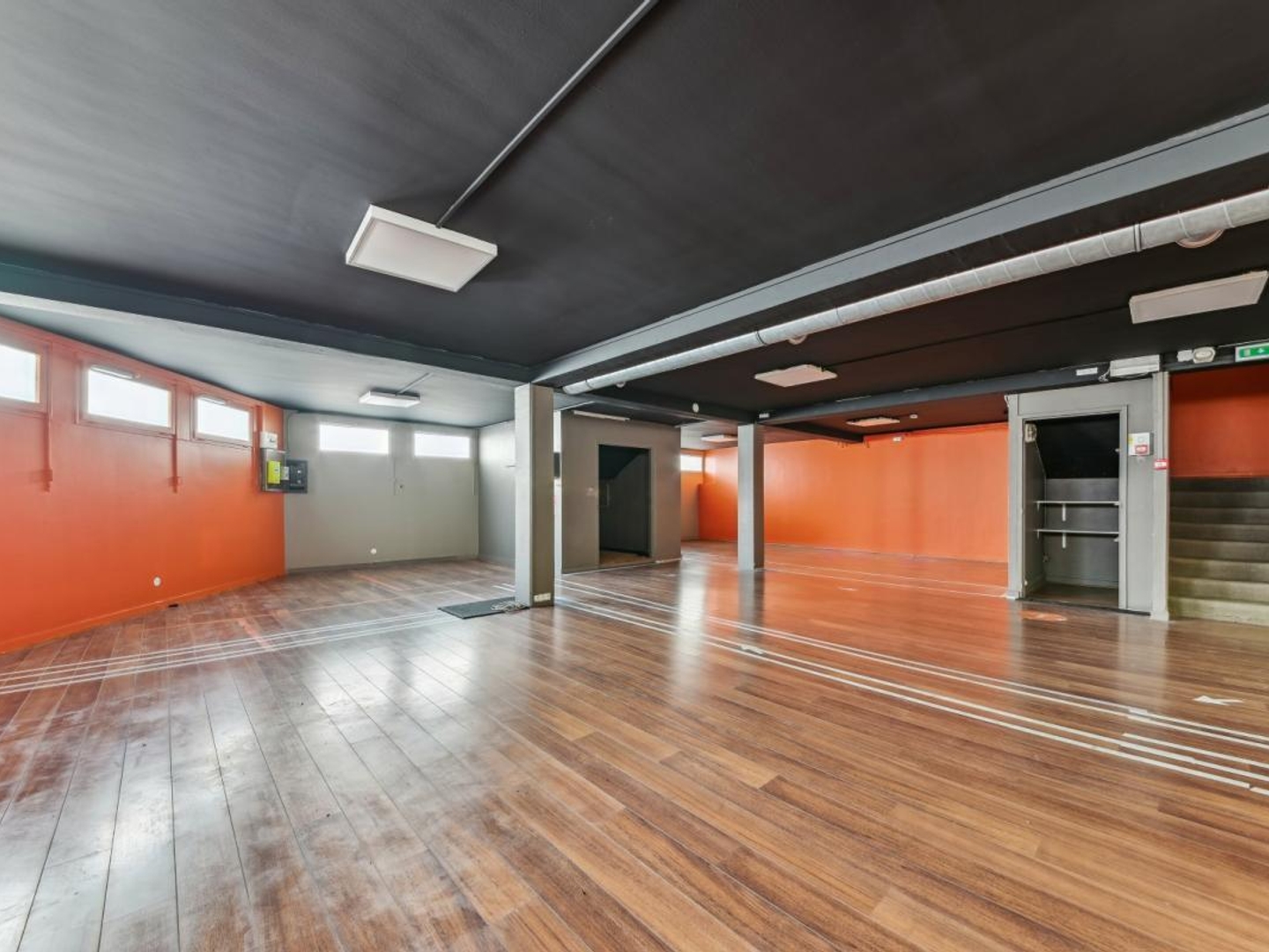 BUREAUX A VENDRE - 304 m² non divisibles