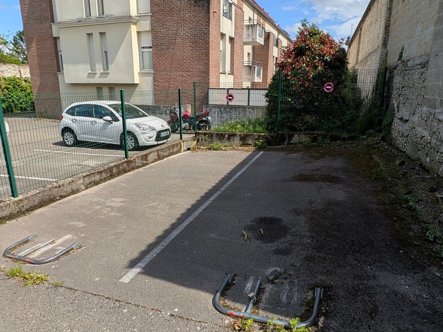 Parking / garage / box à vendre - 20m2 - Amiens (80000)