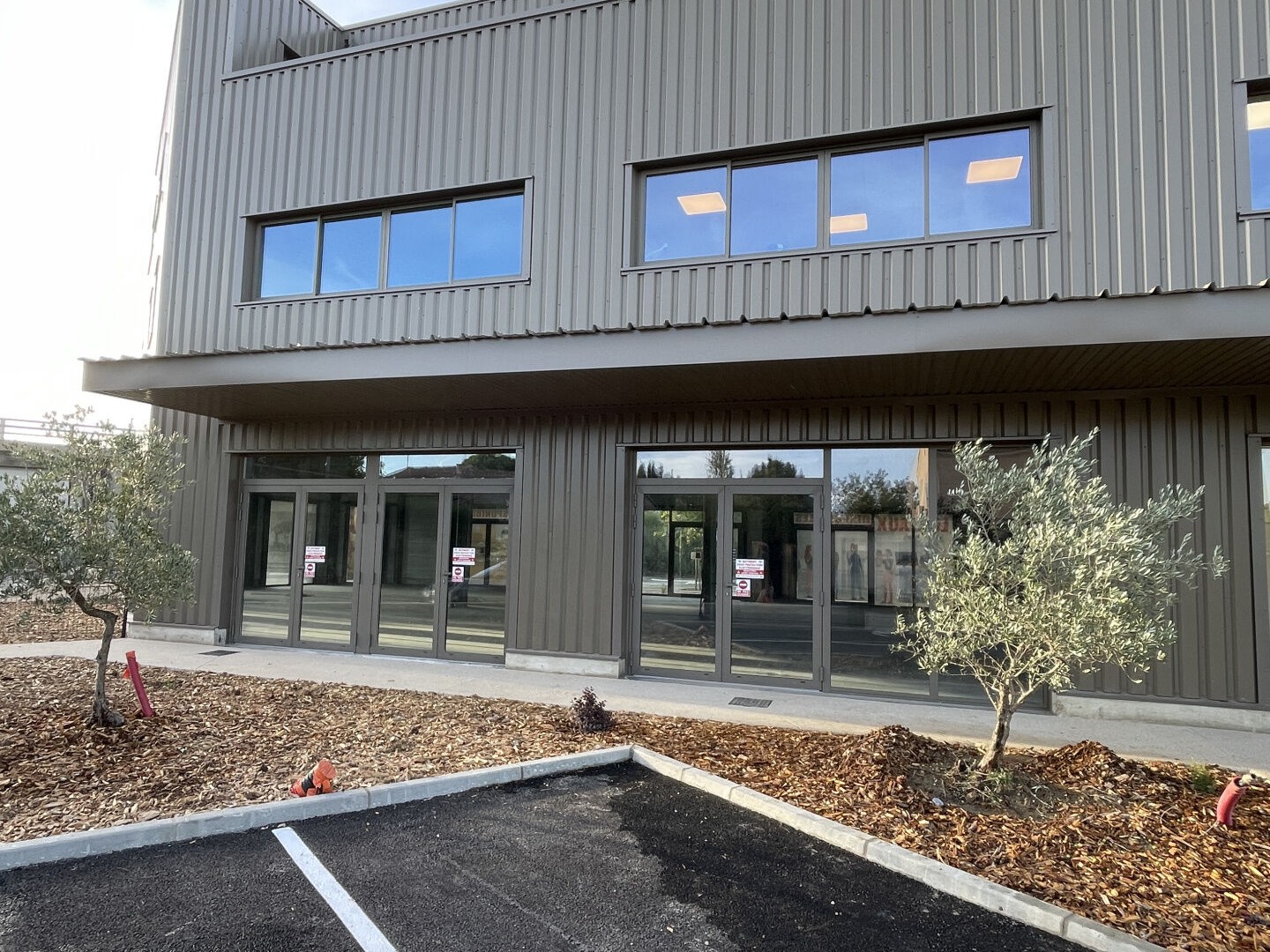 À LOUER SURFACES PROFESSIONNELLES MODULABLES DE 30 m2 À 26