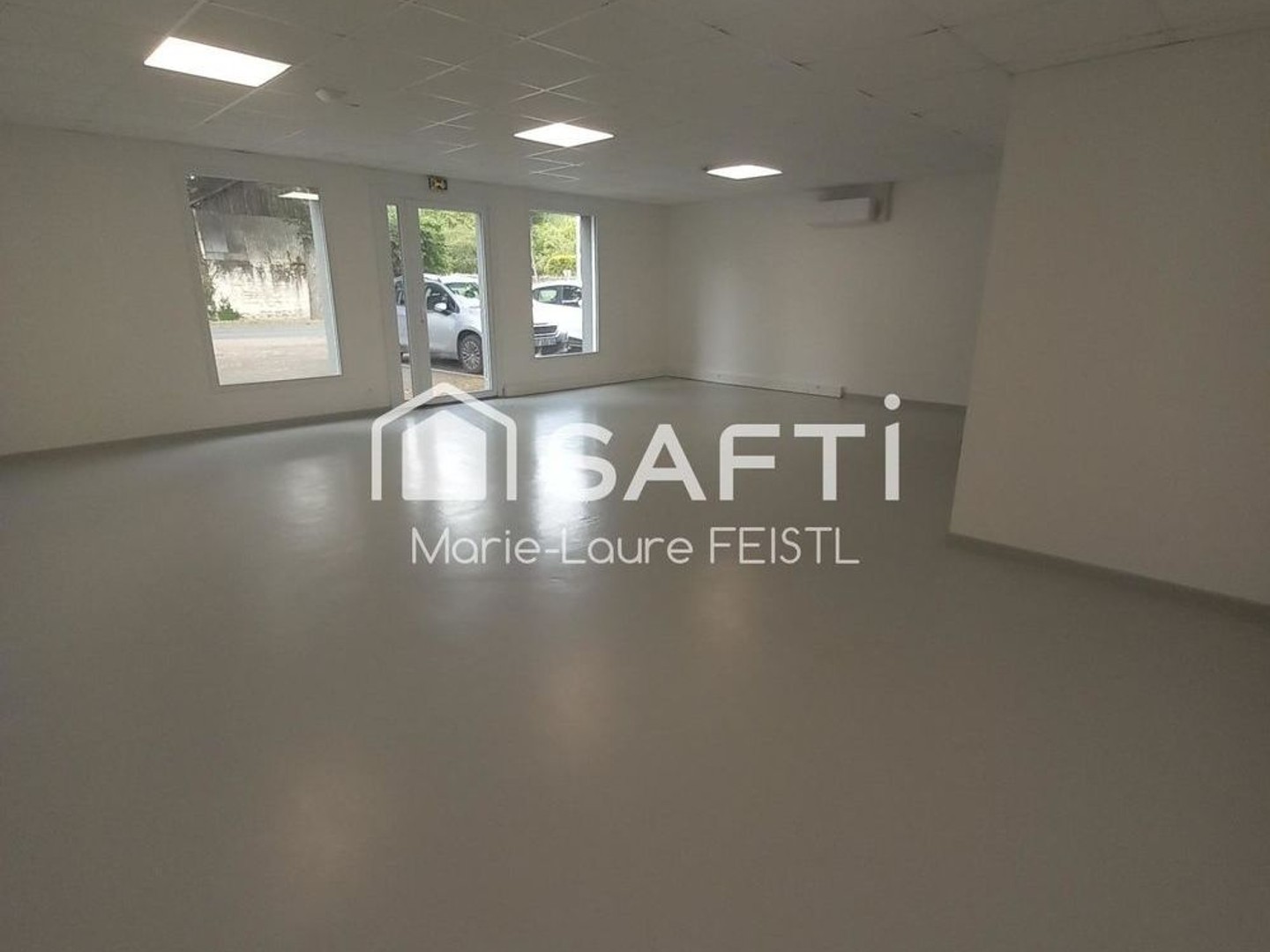 Local commercial 83 m²