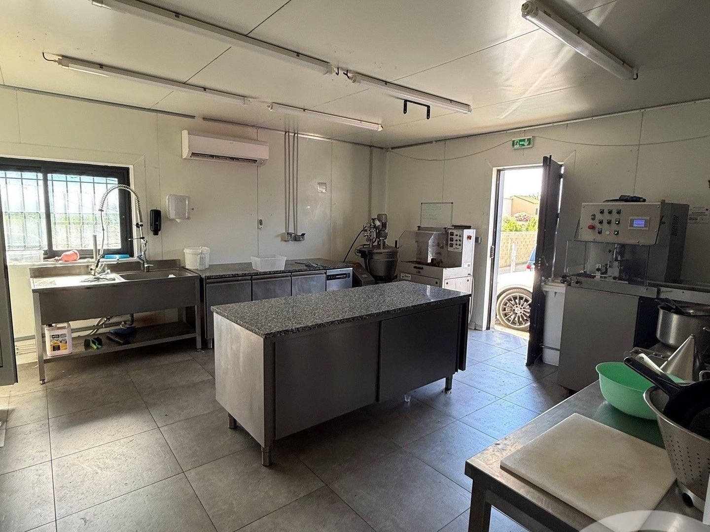 Locaux à vendre - 400m2 - Furiani (20600)