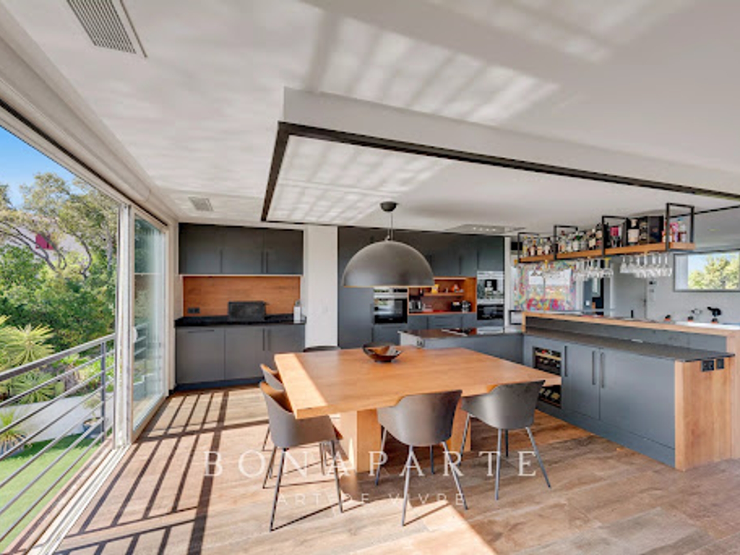 Maison à vendre - 5 pièces - 183m2 - Fréjus (83370)