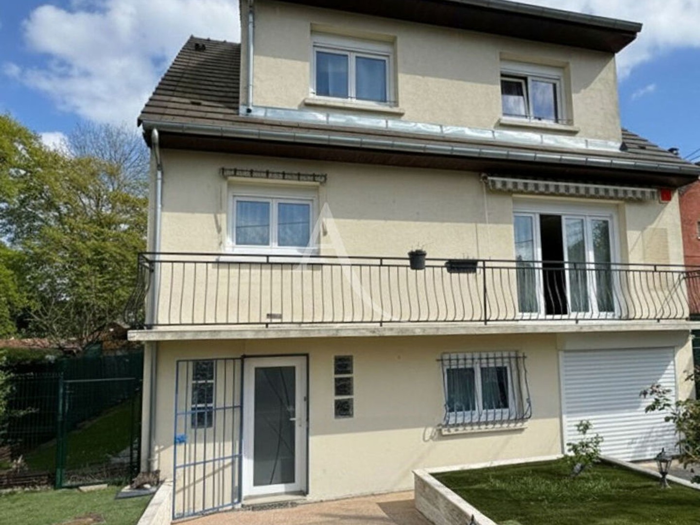 Belle maison familiale de 198 m² avec jardin et terrasse