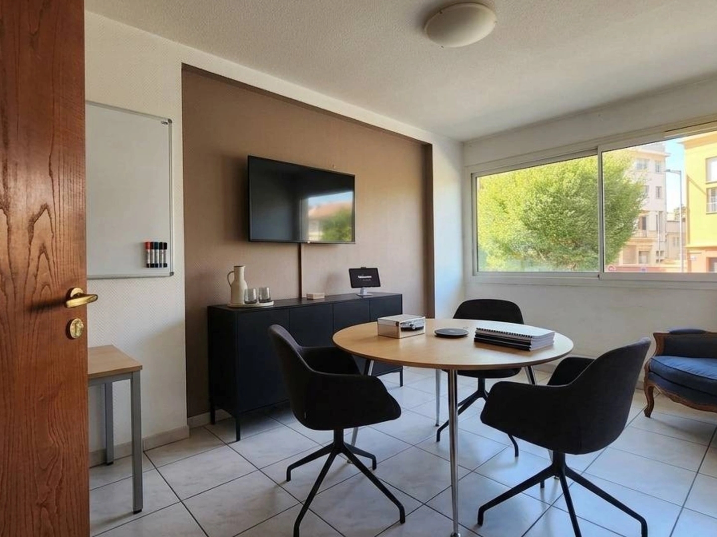 Locaux à vendre - 8 pièces - 200m2 - Perpignan (66000)