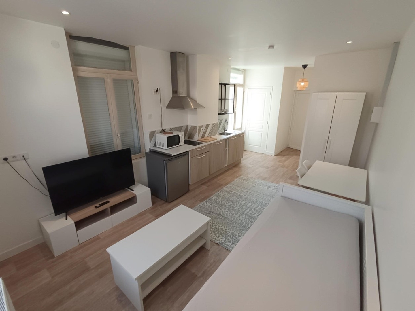 Grand studio meublé tout inclus