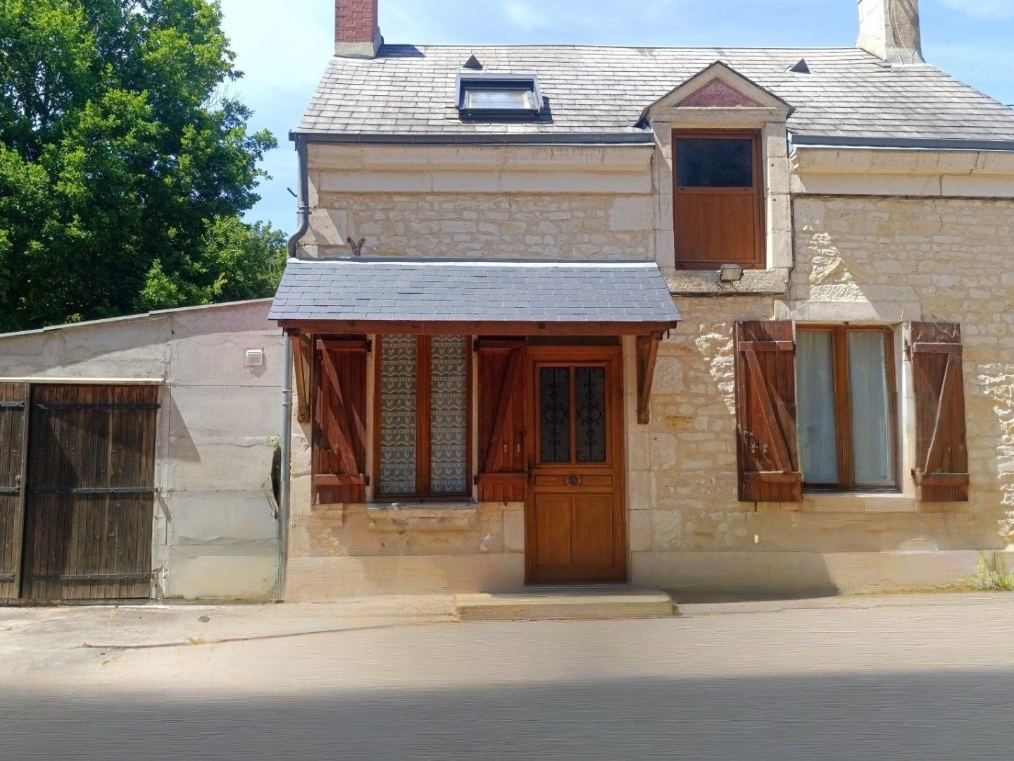 Maison pleine de charme à rénover - 71 m² - Terrain de 1 770 m² - Condé (36100)