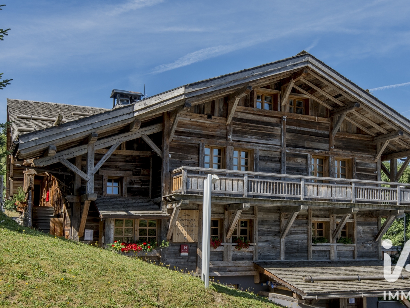 Maison 14 pièces 1177 m²