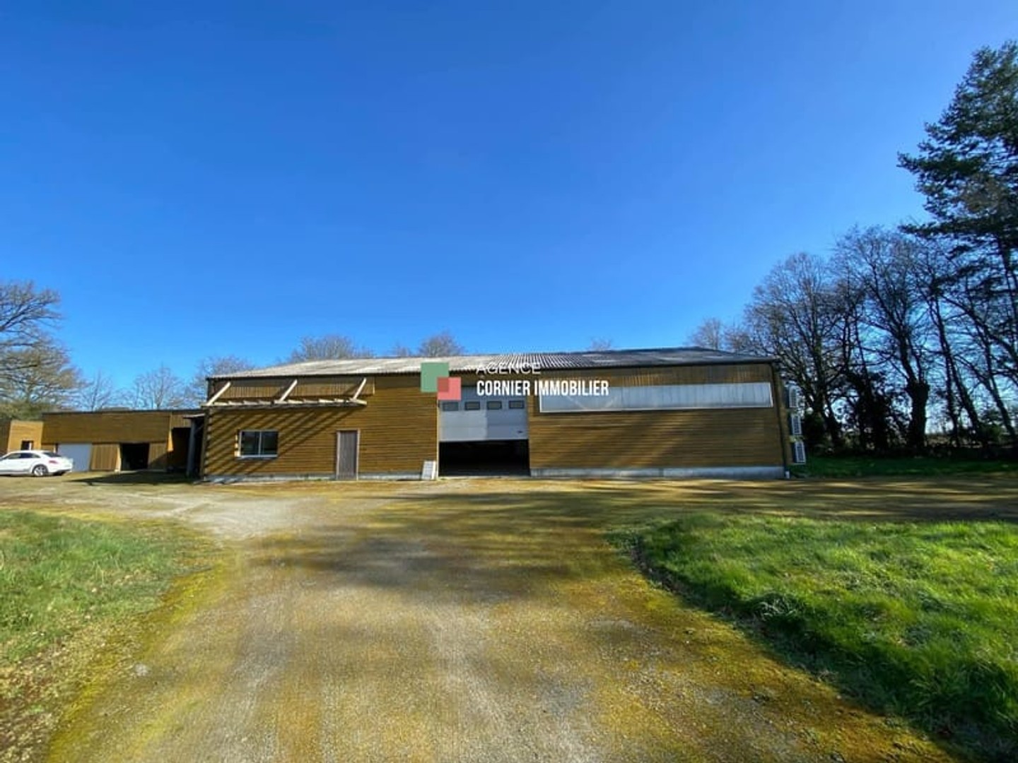 Immeuble industriel 6 pièces 540 m²