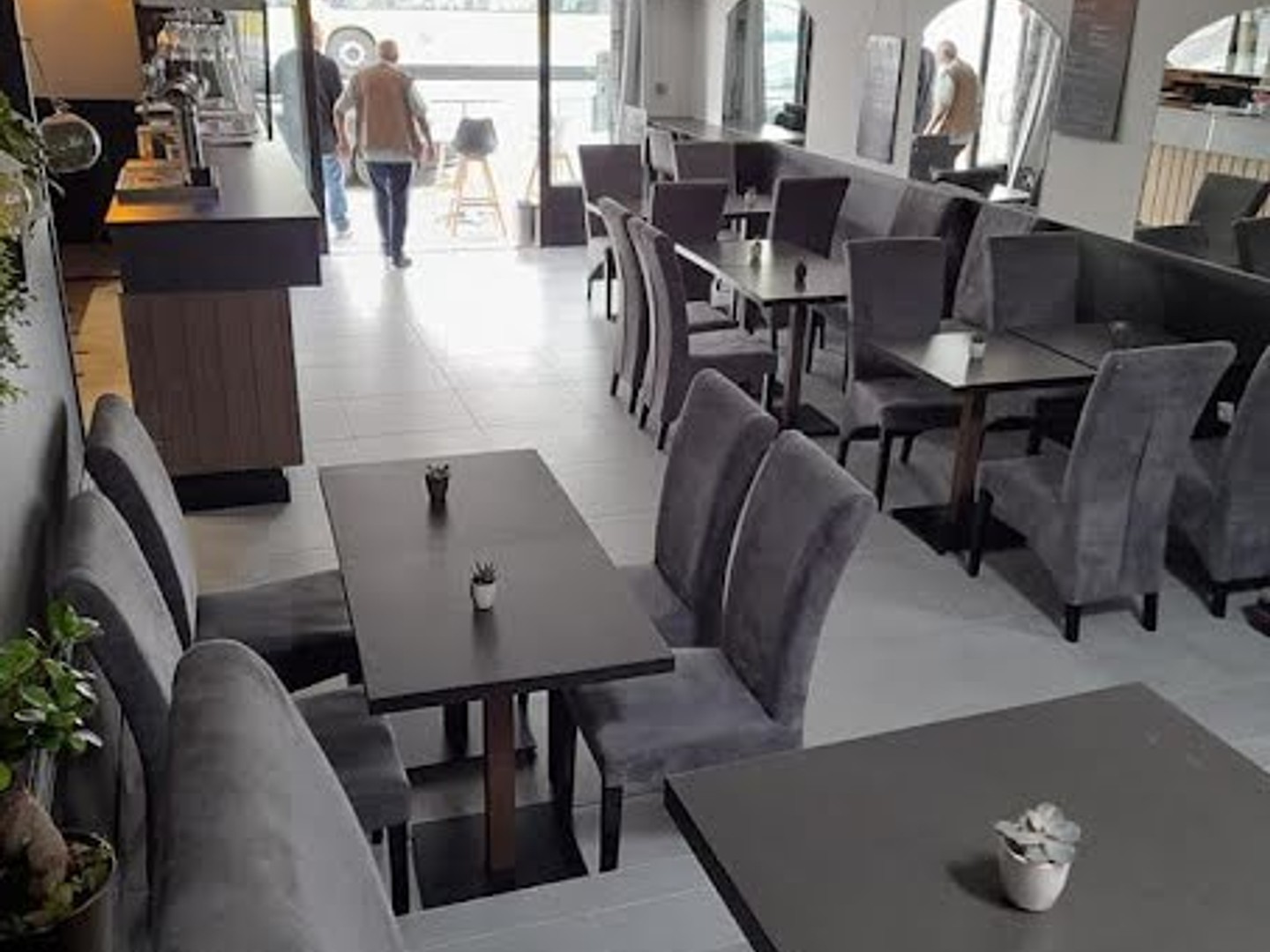 Magasin à vendre - 80m2 - La Rochelle (17000)