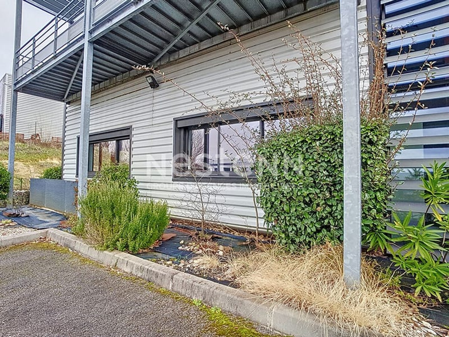 Immeuble commercial 60 m²