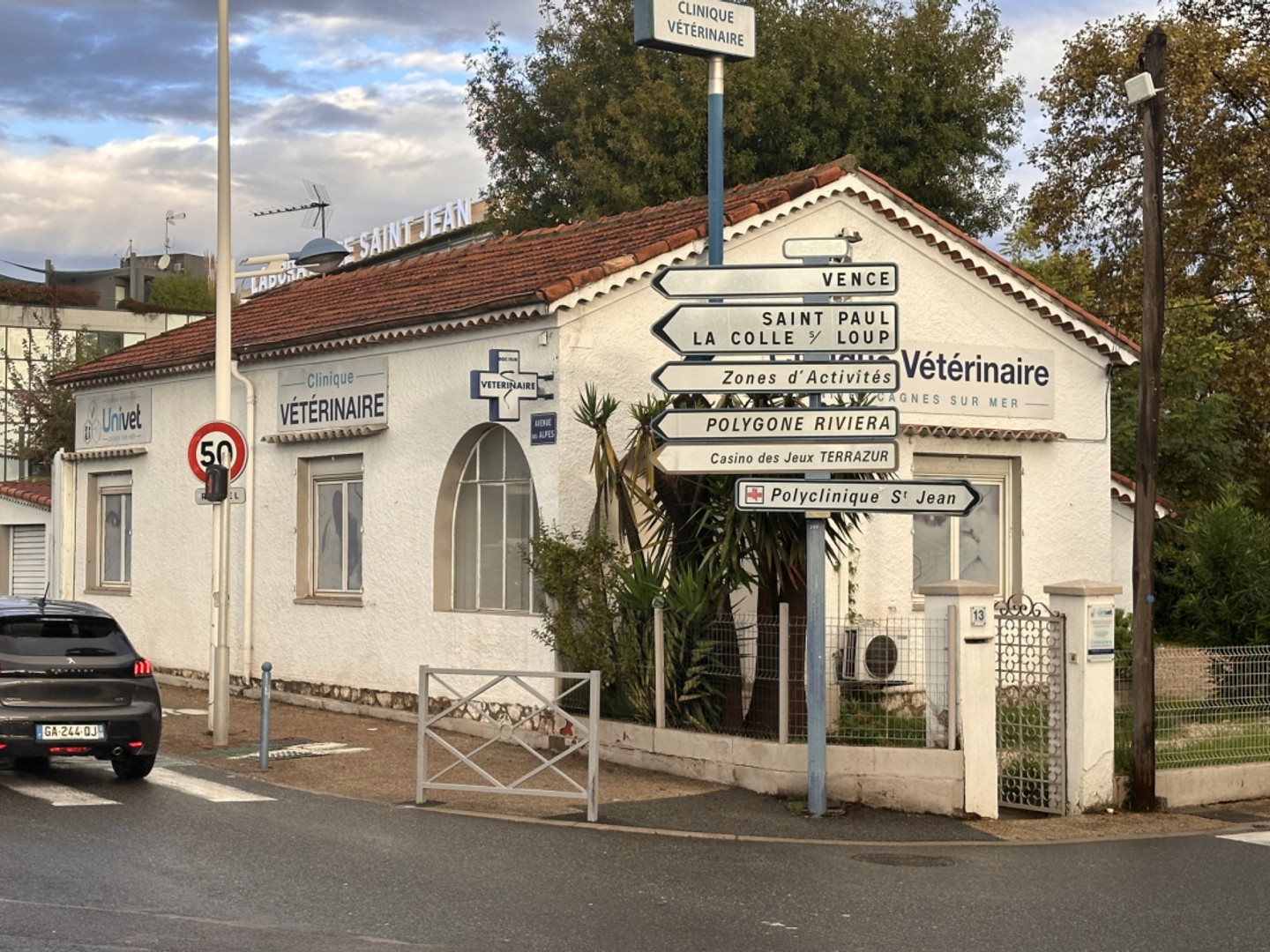 À vendre : Murs Commerciaux Loués - Idéalement Situés à Cagn