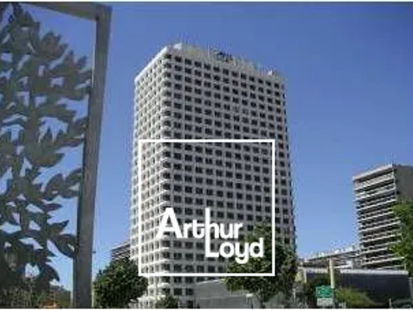 Locaux commerciaux PMR et ERP à vendre - Tour Méditerranée - 13006 Marseille