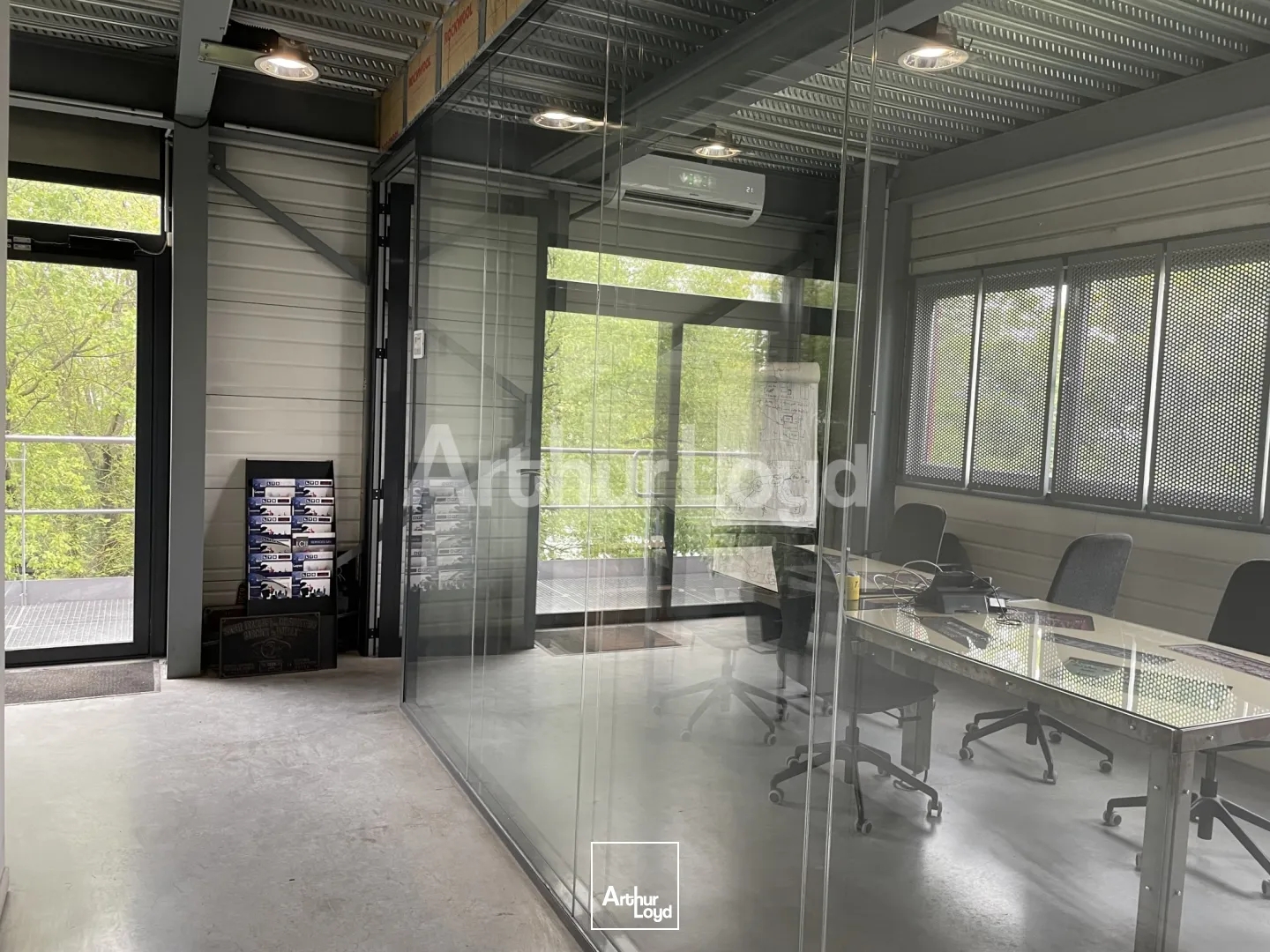 Locaux à vendre - 1800m2 - Carvin (62220)